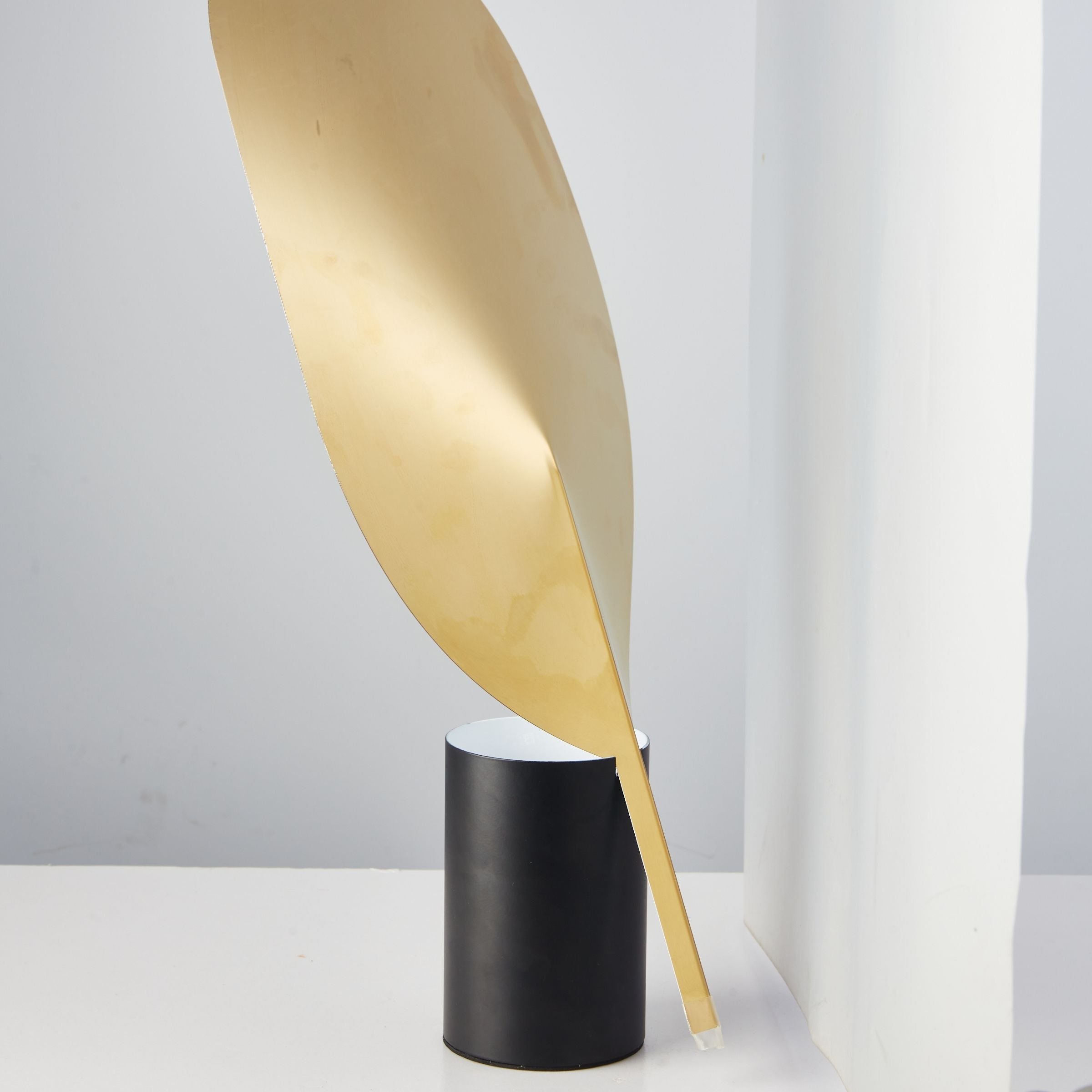 Leafshine Gold Table Lamp CY-LTD-1020-G - Desk\table Lamps - ebarza Furniture UAE | Shop Modern Furniture in Abu Dhabi & Dubai - مفروشات ايبازرا في الامارات | تسوق اثاث عصري وديكورات مميزة في دبي وابوظبي