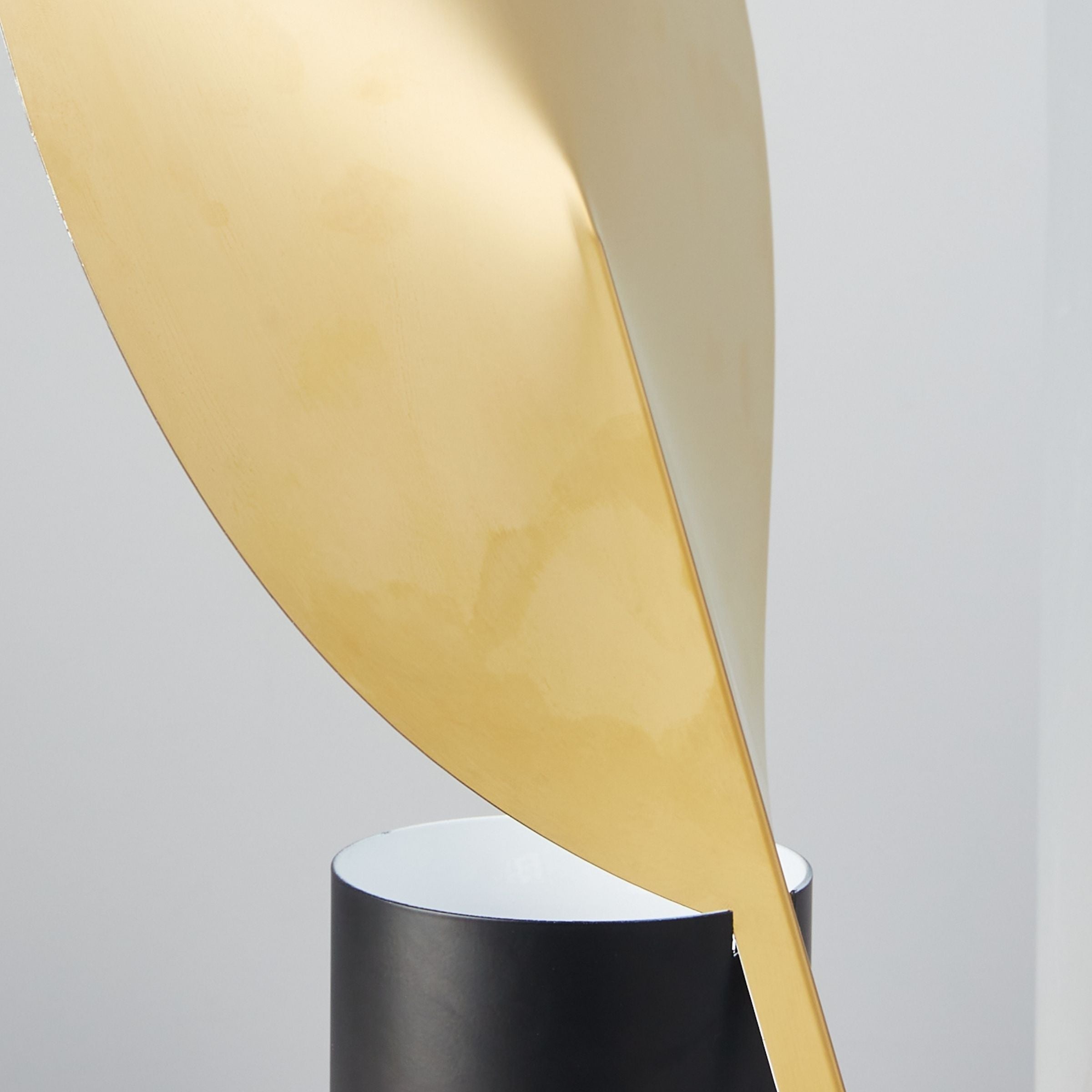 Leafshine Gold Table Lamp CY-LTD-1020-G - Desk\table Lamps - ebarza Furniture UAE | Shop Modern Furniture in Abu Dhabi & Dubai - مفروشات ايبازرا في الامارات | تسوق اثاث عصري وديكورات مميزة في دبي وابوظبي