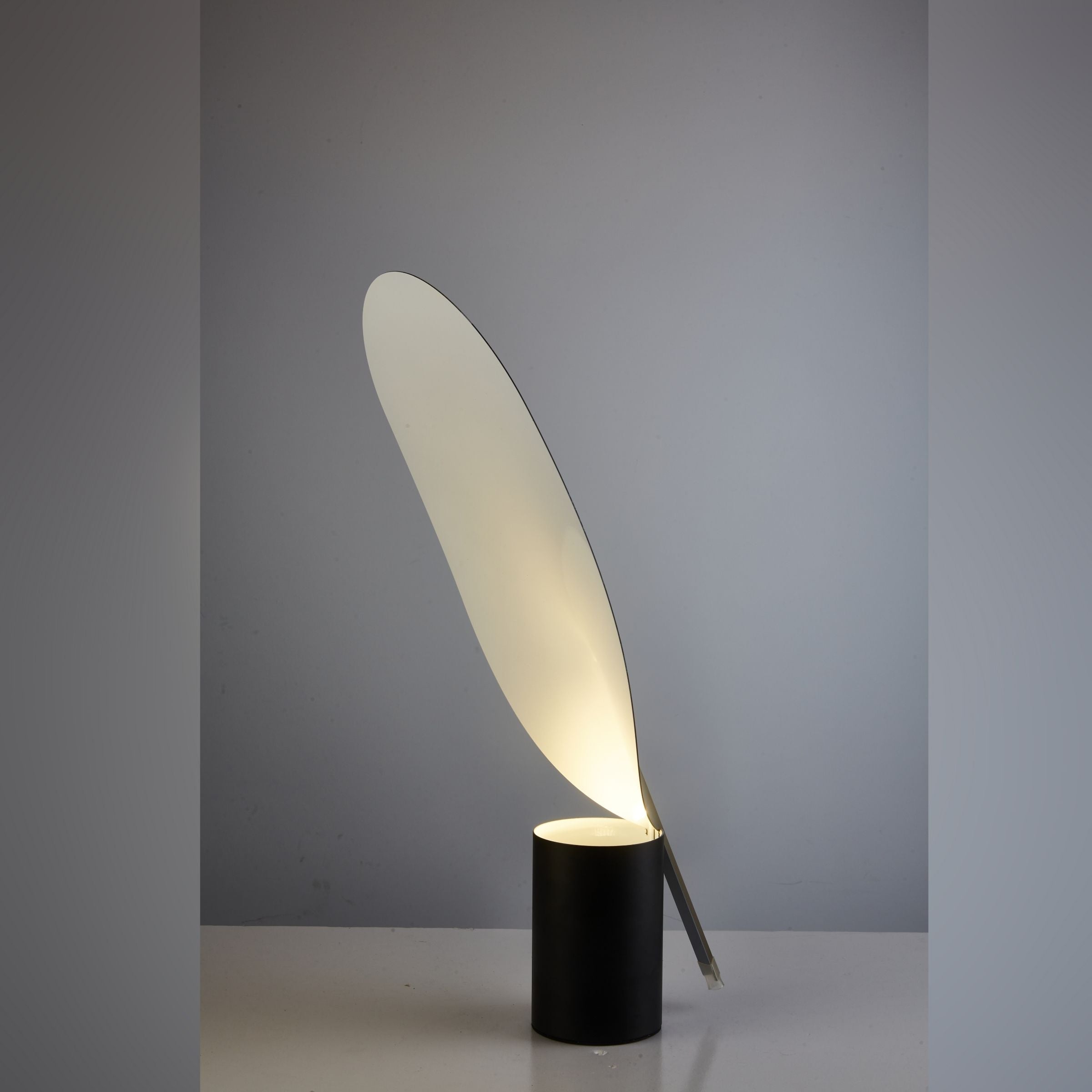 Leafshine Gold Table Lamp CY-LTD-1020-G - Desk\table Lamps - ebarza Furniture UAE | Shop Modern Furniture in Abu Dhabi & Dubai - مفروشات ايبازرا في الامارات | تسوق اثاث عصري وديكورات مميزة في دبي وابوظبي