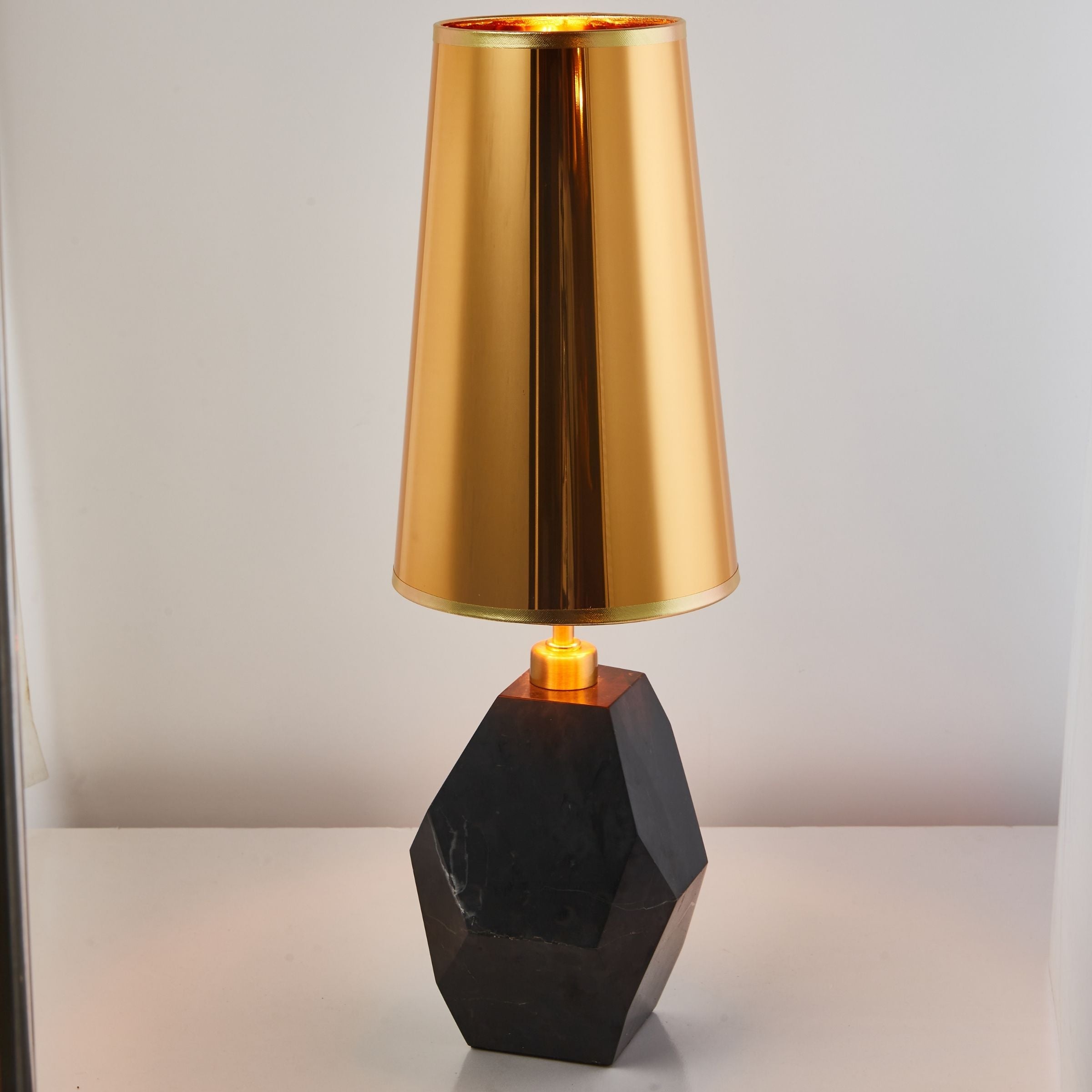 Soul Black Marble Table Lamp CY-LTD-1023-B - Desk\table Lamps - ebarza Furniture UAE | Shop Modern Furniture in Abu Dhabi & Dubai - مفروشات ايبازرا في الامارات | تسوق اثاث عصري وديكورات مميزة في دبي وابوظبي