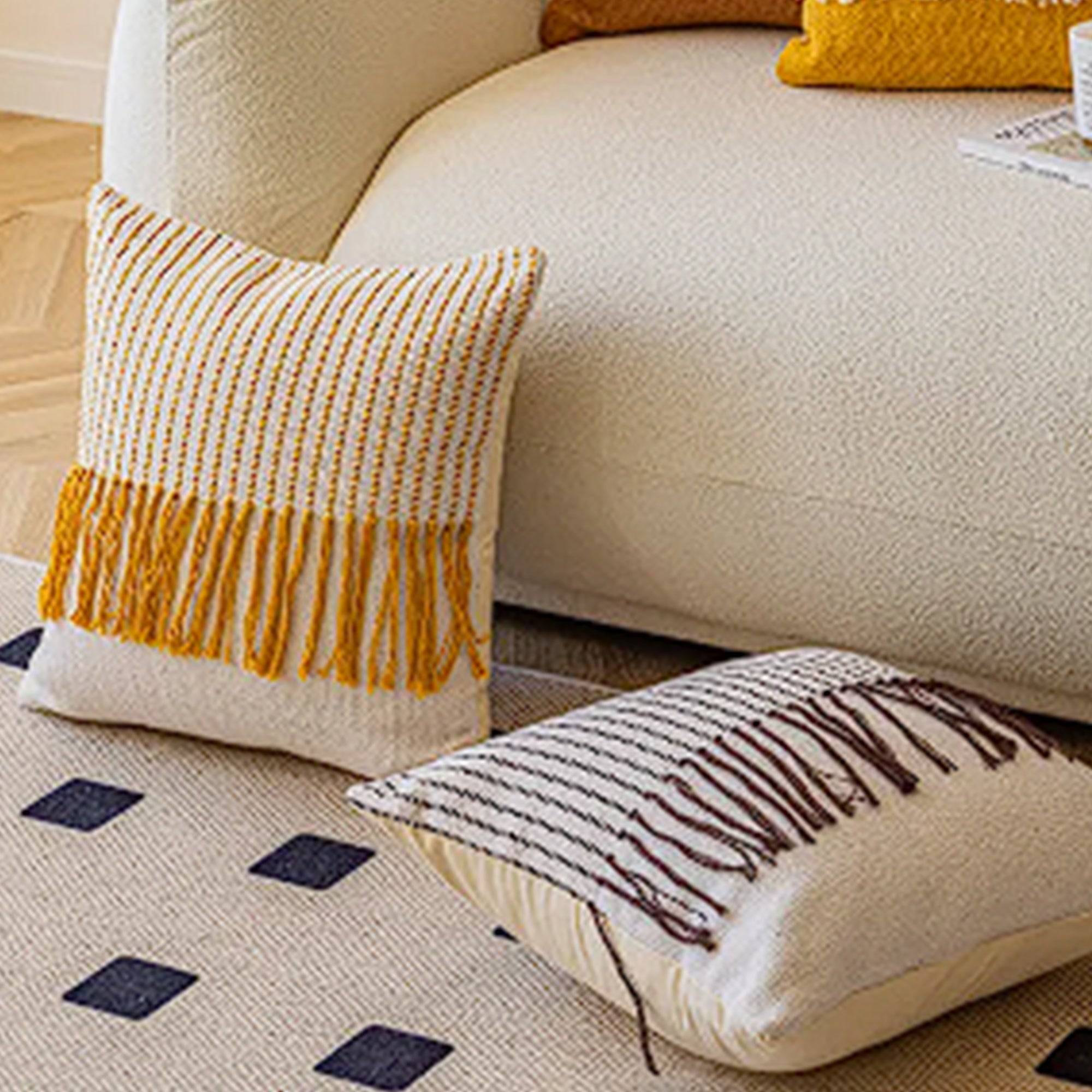 45x45 cm Tassel Cushion KD2301-White&Orange -  Cushions | وسادة شرابة مقاس 45 × 45 سم - ebarza Furniture UAE | Shop Modern Furniture in Abu Dhabi & Dubai - مفروشات ايبازرا في الامارات | تسوق اثاث عصري وديكورات مميزة في دبي وابوظبي