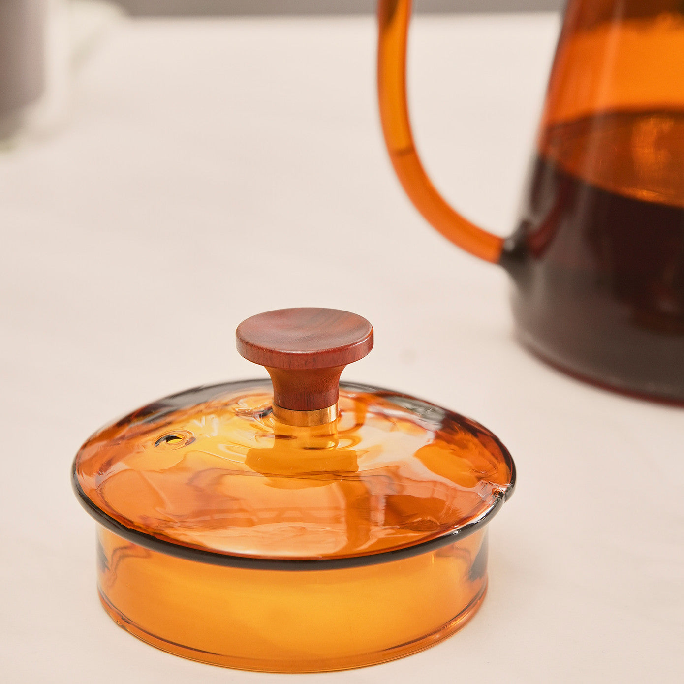 Pre-order 25 Days Delivery - Karaca Martina Borosilicate Glass Coffee Kettle Orange 600 ml 153.03.08.4871 -  Coffee and Tea Pots - ebarza Furniture UAE | Shop Modern Furniture in Abu Dhabi & Dubai - مفروشات ايبازرا في الامارات | تسوق اثاث عصري وديكورات مميزة في دبي وابوظبي