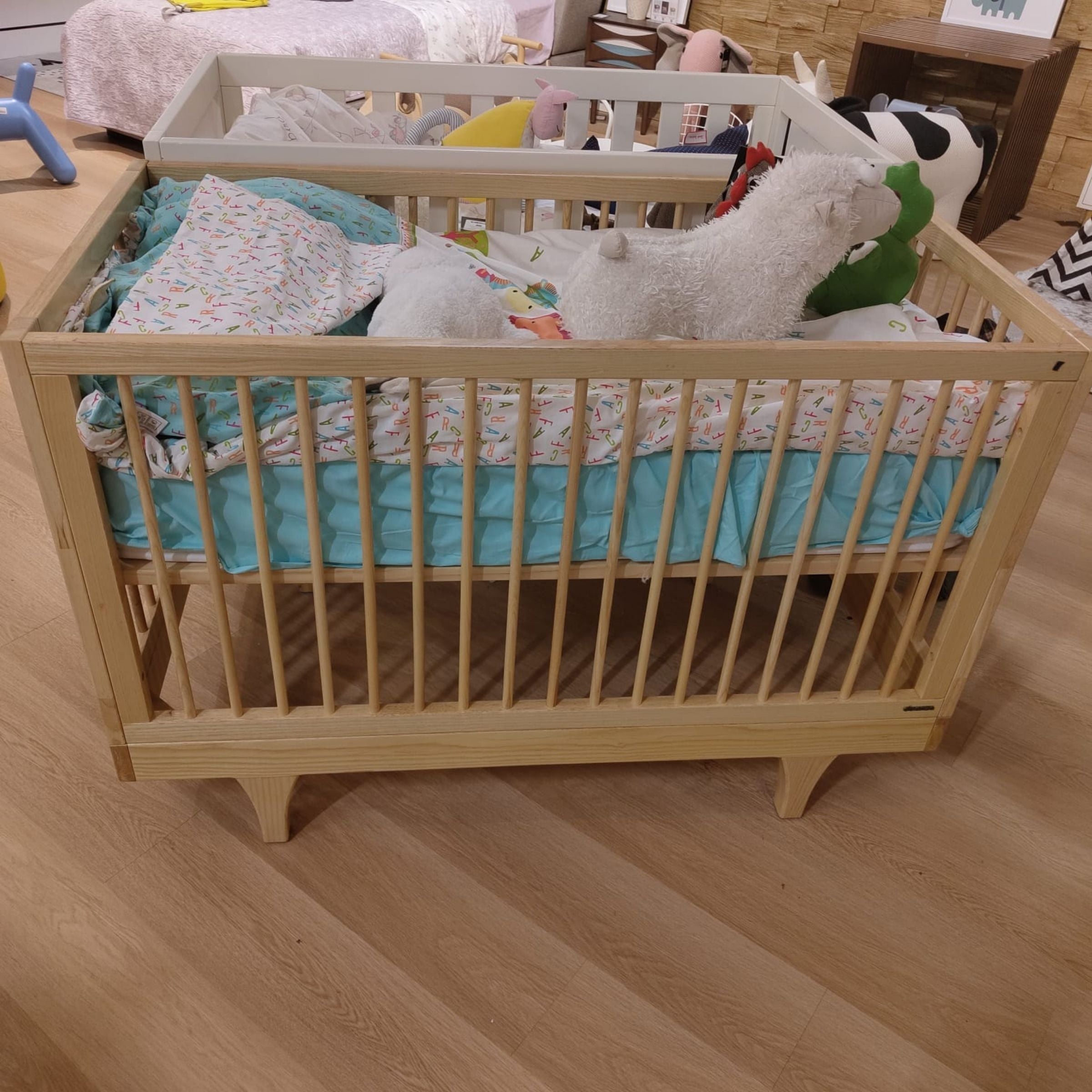 Display Item - Baby Crib Et-Y005-NYAS -  USED ITEM | قطعة من المعرض - سرير الطفل - ebarza Furniture UAE | Shop Modern Furniture in Abu Dhabi & Dubai - مفروشات ايبازرا في الامارات | تسوق اثاث عصري وديكورات مميزة في دبي وابوظبي