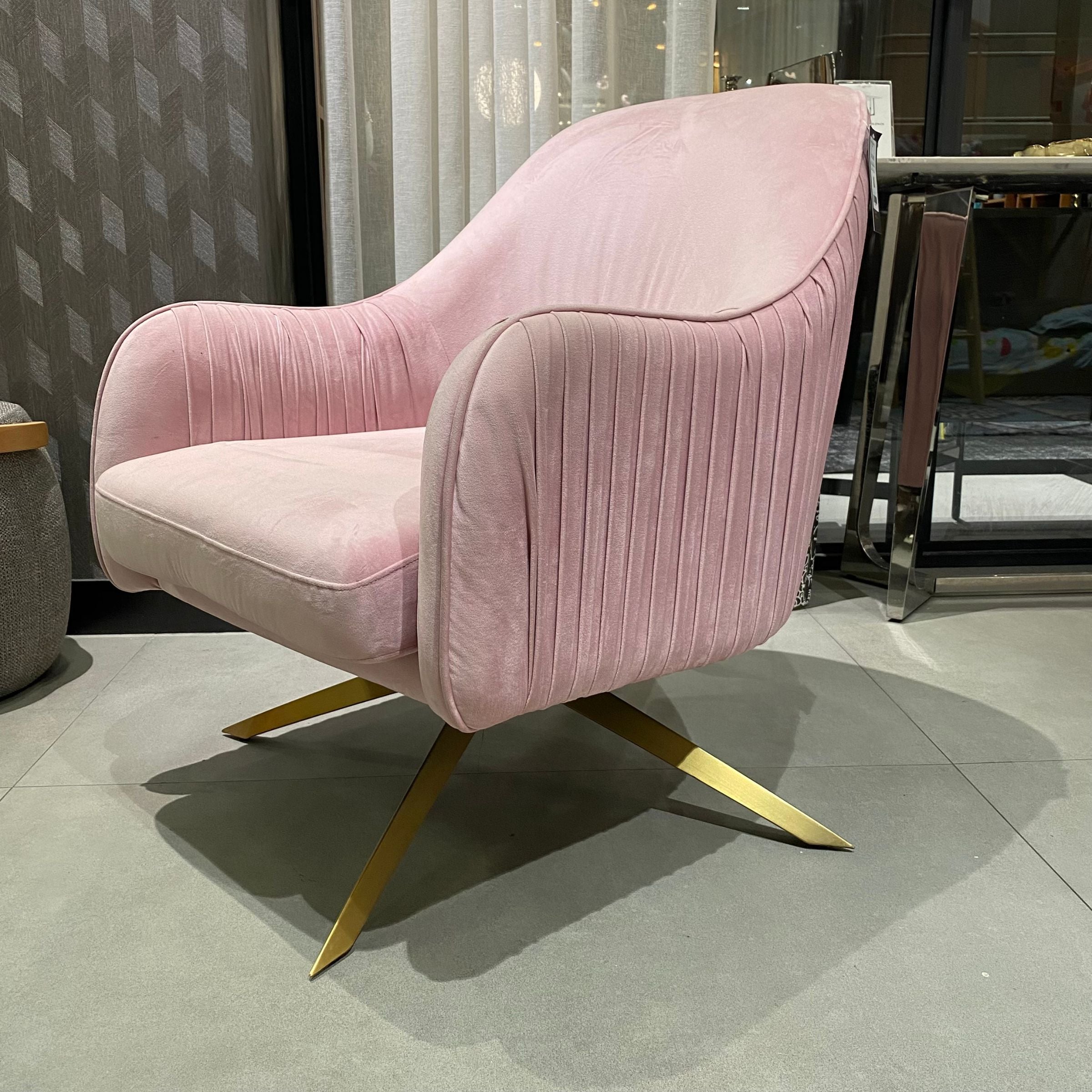 DISPLAY ITEM -  Bergen Lounge Chair Tg-216-P-Nakheel -  USED ITEM | قطعة من المعرض - كرسي صالة بيرغن - ebarza Furniture UAE | Shop Modern Furniture in Abu Dhabi & Dubai - مفروشات ايبازرا في الامارات | تسوق اثاث عصري وديكورات مميزة في دبي وابوظبي