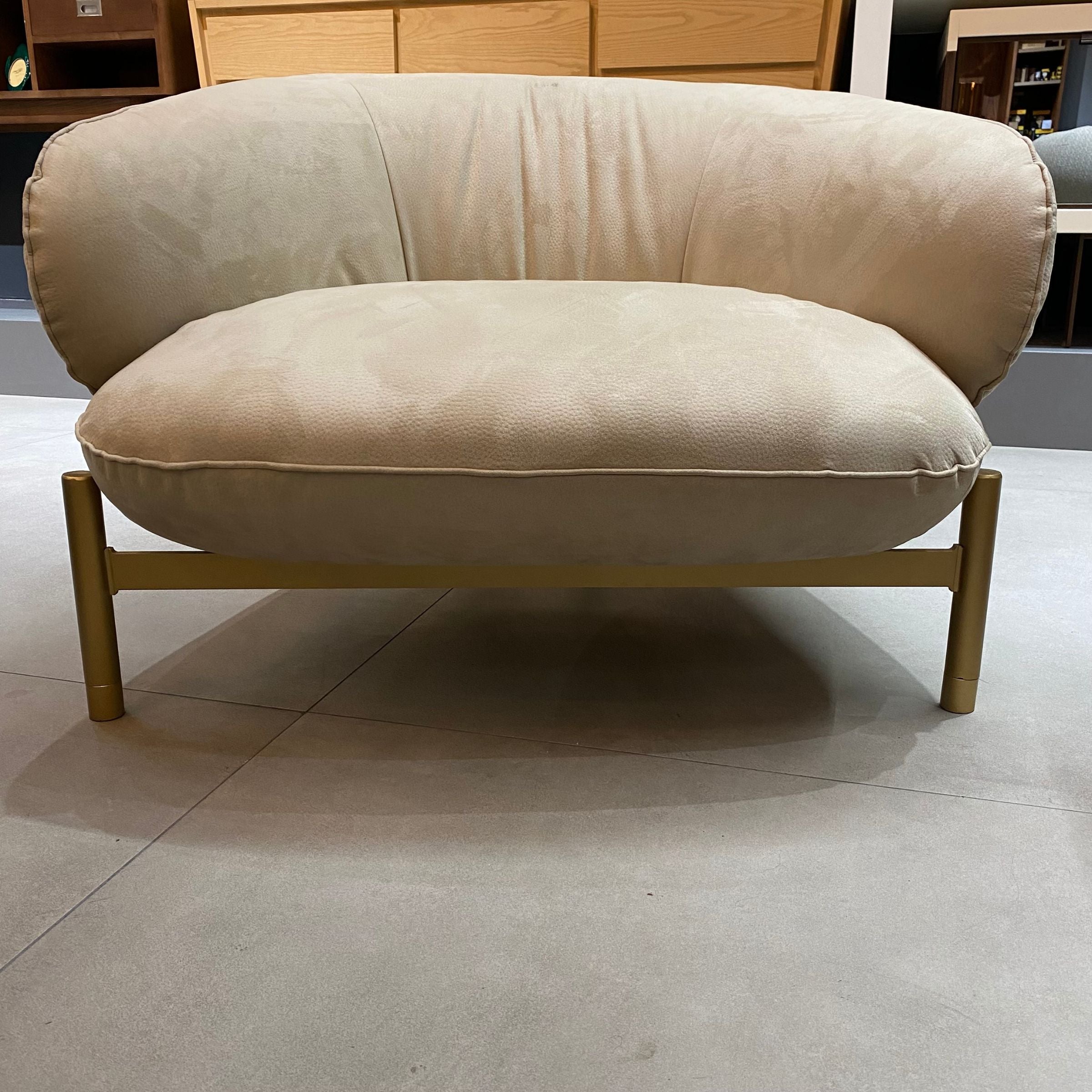 Display Item - Next Armchair Next002-Chair-B-Nakheel -  USED ITEM | قطعة من المعرض - كرسي بذراعين نيكست - ebarza Furniture UAE | Shop Modern Furniture in Abu Dhabi & Dubai - مفروشات ايبازرا في الامارات | تسوق اثاث عصري وديكورات مميزة في دبي وابوظبي