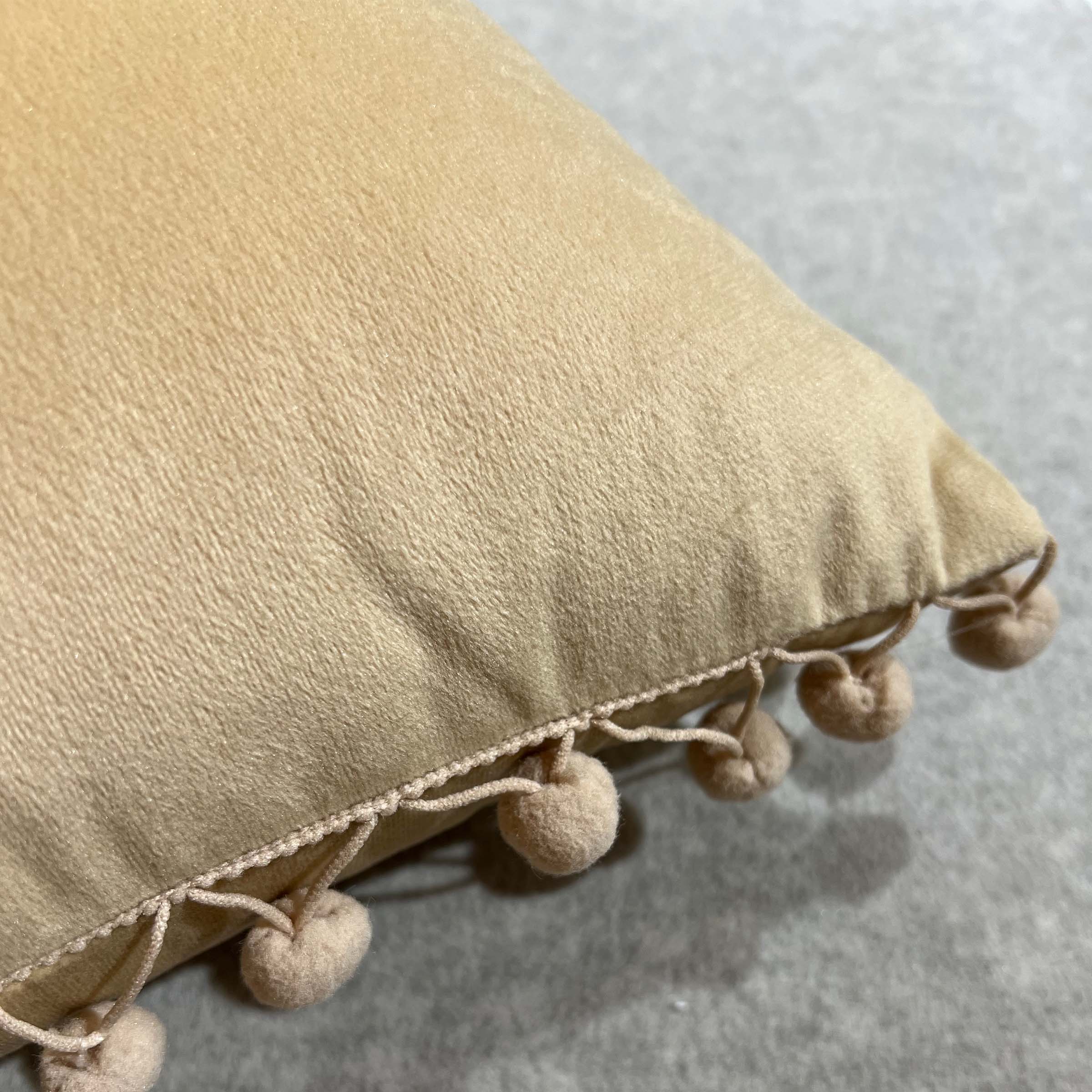 30*50 Dorothy Flannelette Cushion(with filling) - ECC079 -  Cushions | وسادة دوروثي فانيليت (مع حشوة) - ebarza Furniture UAE | Shop Modern Furniture in Abu Dhabi & Dubai - مفروشات ايبازرا في الامارات | تسوق اثاث عصري وديكورات مميزة في دبي وابوظبي