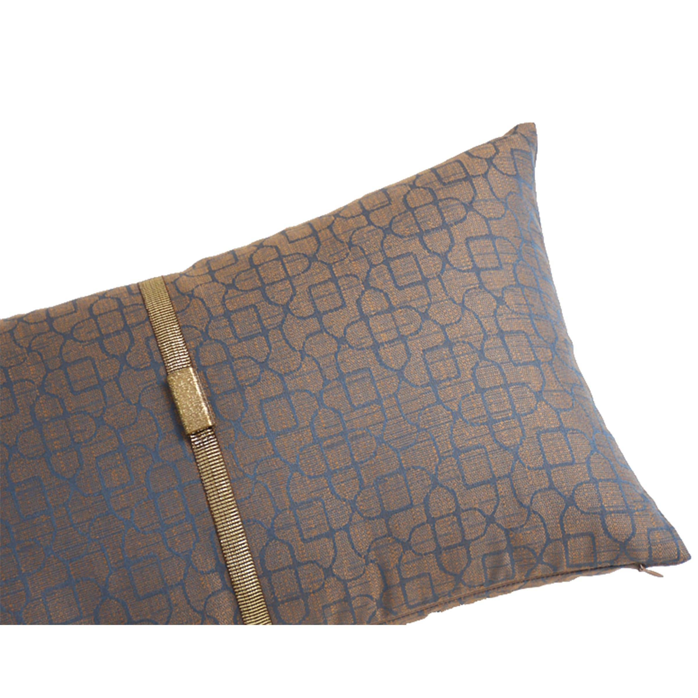 30X55 Cm Maggie Metal Buckle Pillow Ecc-017 -  Cushions | 30*55 سم وسادة إبارزا ماجي بإبزيم معدني - ebarza Furniture UAE | Shop Modern Furniture in Abu Dhabi & Dubai - مفروشات ايبازرا في الامارات | تسوق اثاث عصري وديكورات مميزة في دبي وابوظبي