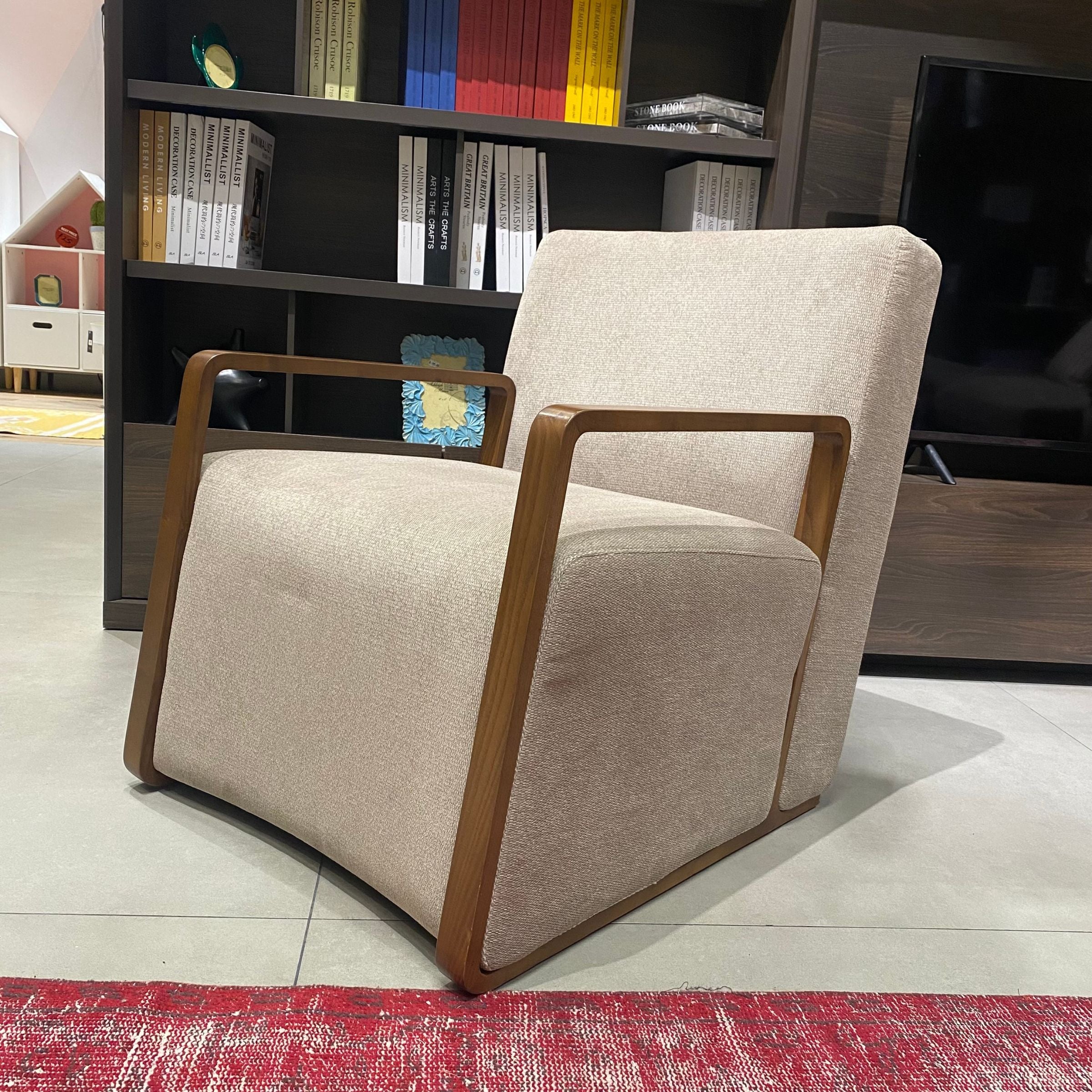 Display Item- Orissa Armchair Orsa-LcNakheel -  USED ITEM | قطعة من المعرض - كرسي بذراعين أوريسا - ebarza Furniture UAE | Shop Modern Furniture in Abu Dhabi & Dubai - مفروشات ايبازرا في الامارات | تسوق اثاث عصري وديكورات مميزة في دبي وابوظبي