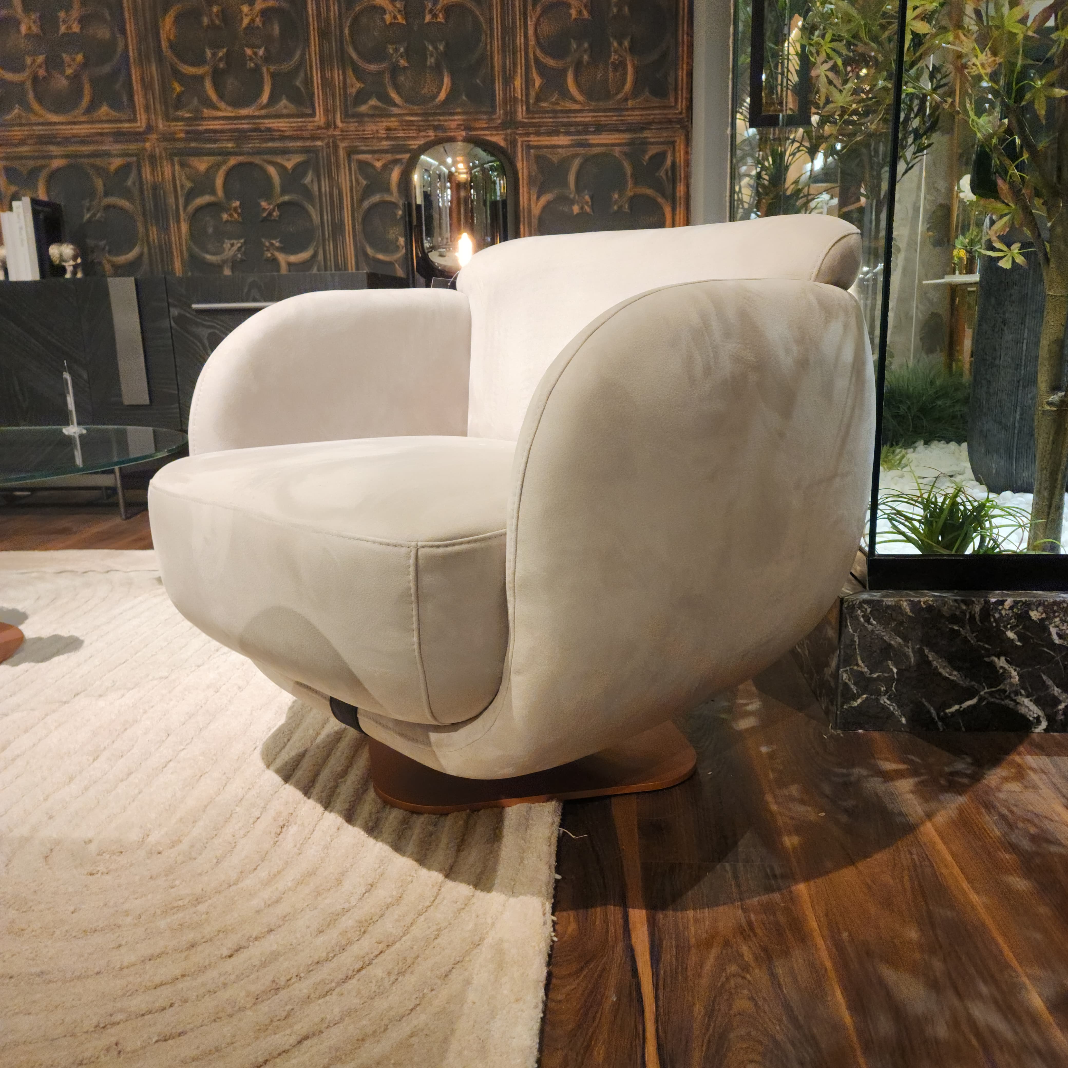 Display Item -  TULIP Armchair BERTLP002YAS -  USED ITEM | قطعة من المعرض- كرسي بذراعين توليب - ebarza Furniture UAE | Shop Modern Furniture in Abu Dhabi & Dubai - مفروشات ايبازرا في الامارات | تسوق اثاث عصري وديكورات مميزة في دبي وابوظبي