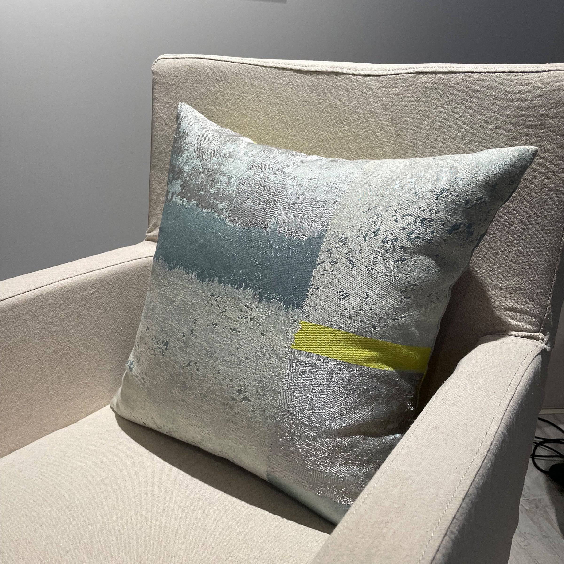 45X45 Cm Bjork Jacquard Throw Cushion Ecc052 -  Cushions | وسادة رمي من الجاكار بجورك 45 × 45 سم - ebarza Furniture UAE | Shop Modern Furniture in Abu Dhabi & Dubai - مفروشات ايبازرا في الامارات | تسوق اثاث عصري وديكورات مميزة في دبي وابوظبي