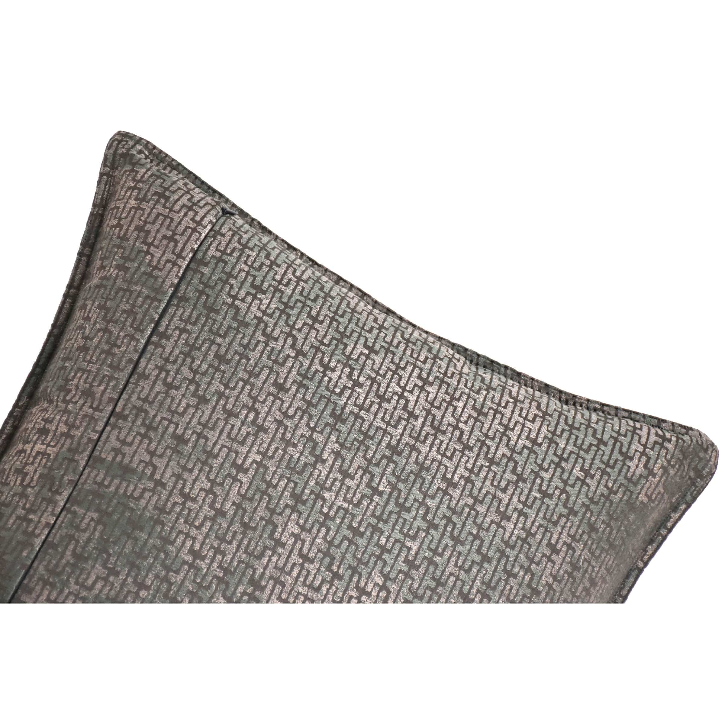 45X45 Cm Grant Jacquard Throw Cushion Ecc-007 -  Cushions | وسادة رمي منحوتة من الجاكار مقاس 45 × 45 سم - ebarza Furniture UAE | Shop Modern Furniture in Abu Dhabi & Dubai - مفروشات ايبازرا في الامارات | تسوق اثاث عصري وديكورات مميزة في دبي وابوظبي