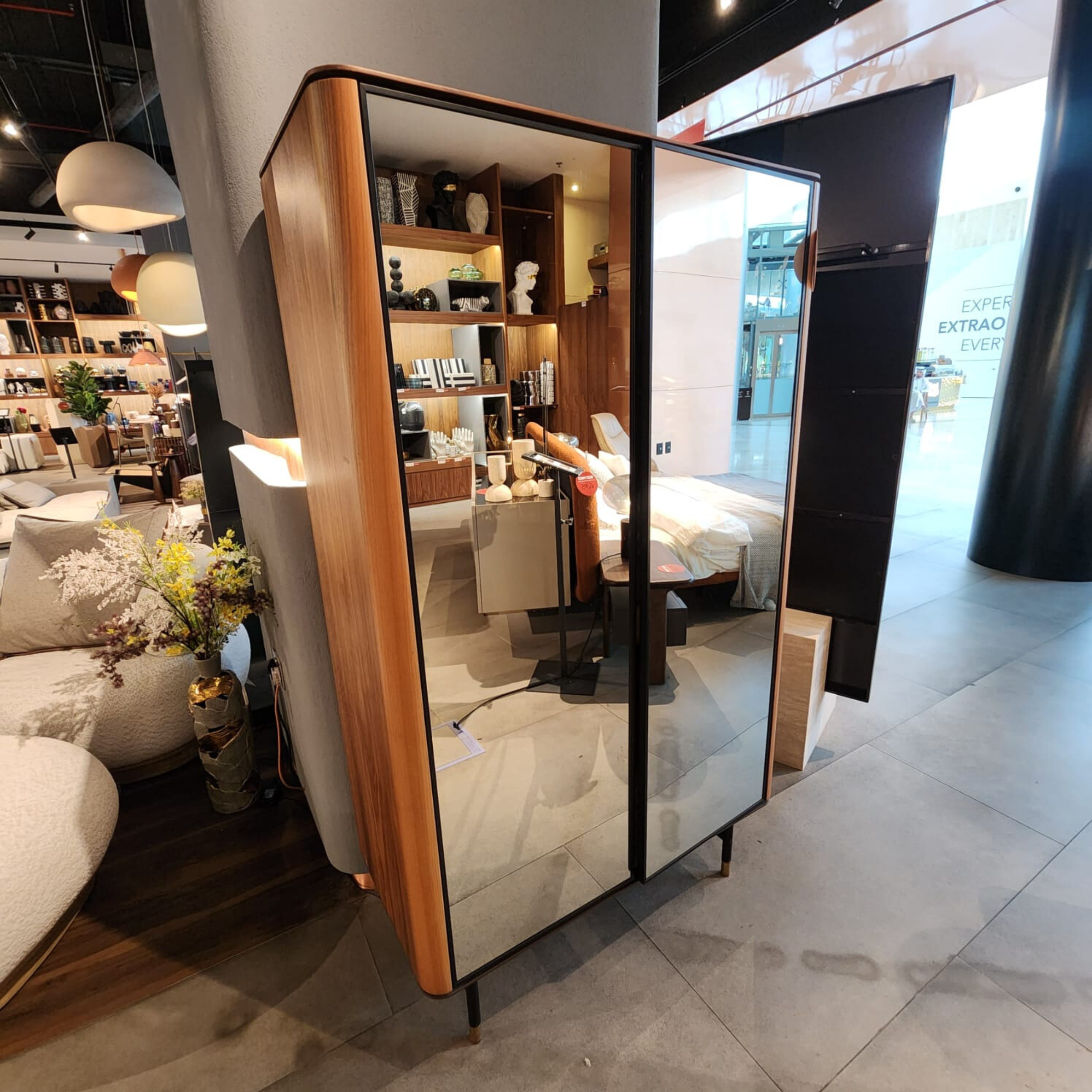 Display item - Layla Cabinet/ Showcase With Glass Door Layla-ShcsYAS -  USED ITEM | قطعة من المعرض - خزانة / عرض ليلى بباب زجاجي - ebarza Furniture UAE | Shop Modern Furniture in Abu Dhabi & Dubai - مفروشات ايبازرا في الامارات | تسوق اثاث عصري وديكورات مميزة في دبي وابوظبي