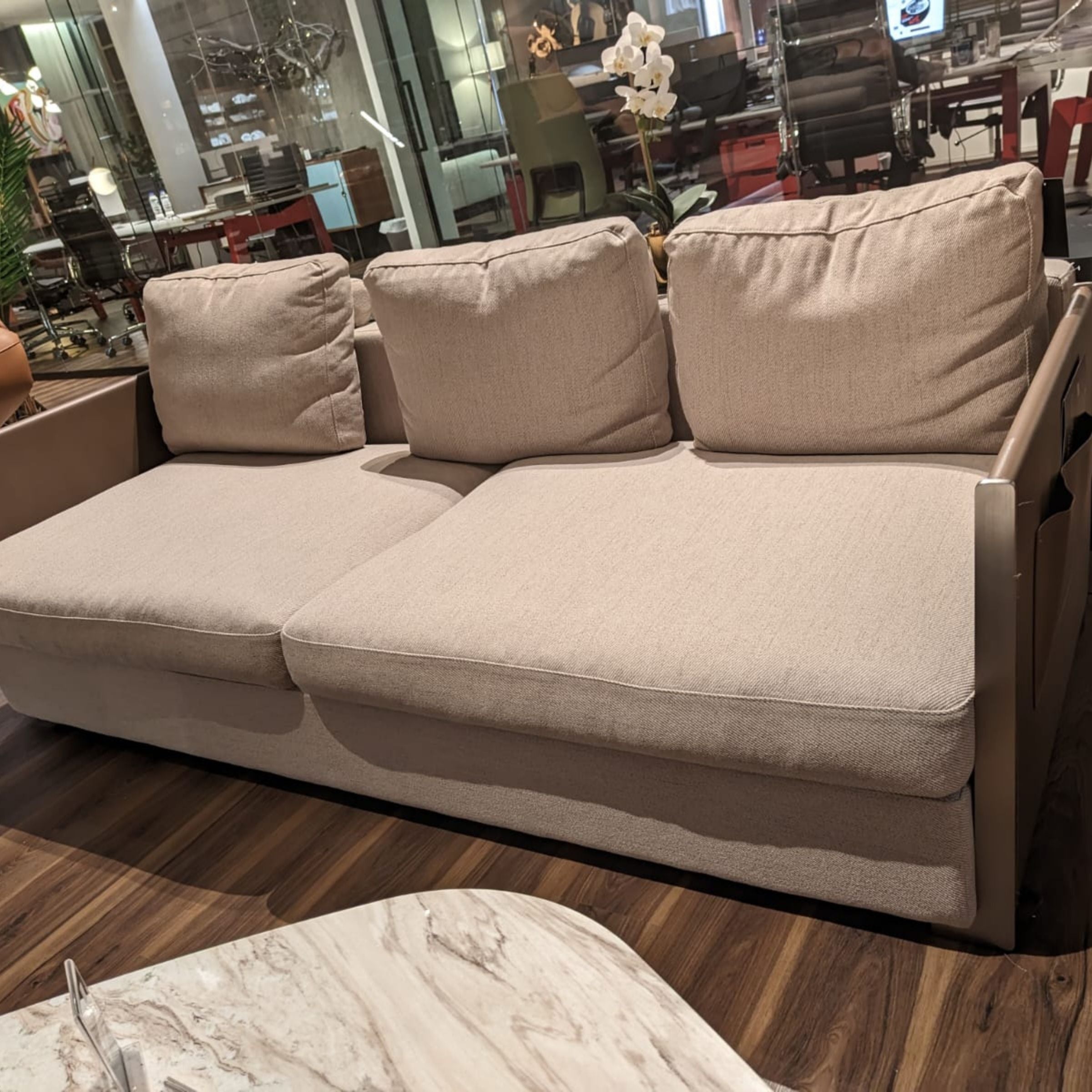 Display Item - Forlì 3 Seat Sofa  Sf041-3Cl+O SofaYAS -  USED ITEM | قطعة من المعرض - كنبة فرولي 3 مقاعد - ebarza Furniture UAE | Shop Modern Furniture in Abu Dhabi & Dubai - مفروشات ايبازرا في الامارات | تسوق اثاث عصري وديكورات مميزة في دبي وابوظبي