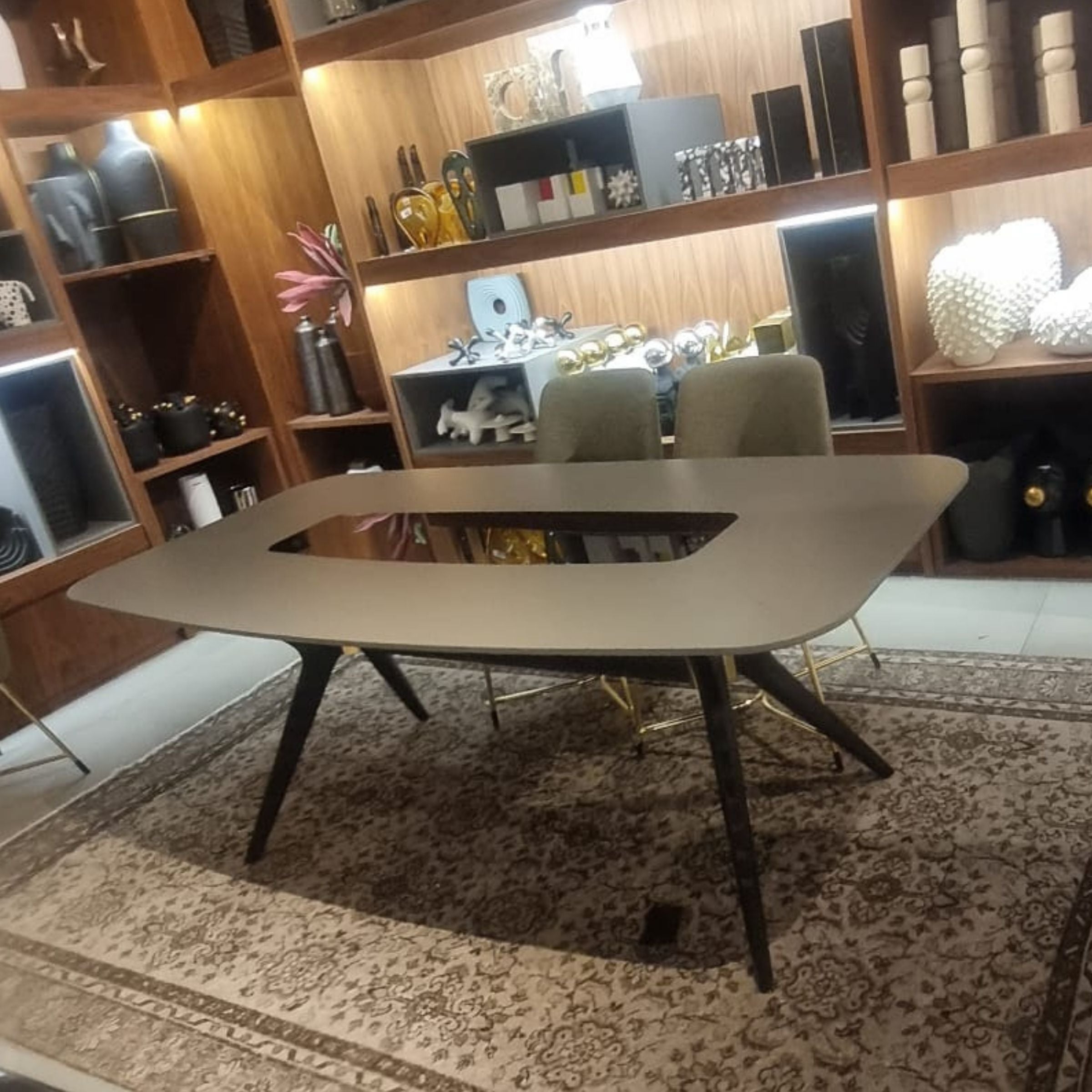 Display Item - Grey Dining Table  Diva015-DtYAS -  USED ITEM | قطعة من المعرض - طاولة طعام غراي رمادية - ebarza Furniture UAE | Shop Modern Furniture in Abu Dhabi & Dubai - مفروشات ايبازرا في الامارات | تسوق اثاث عصري وديكورات مميزة في دبي وابوظبي