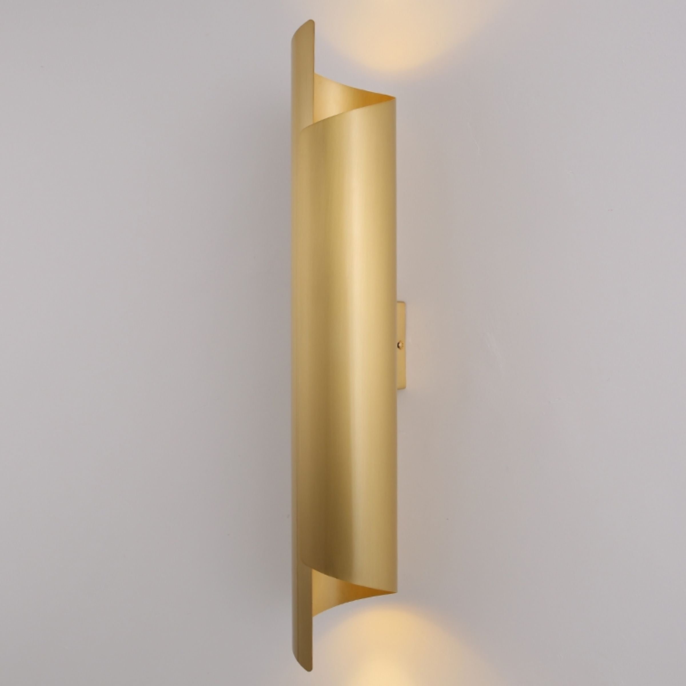 The Golden Roll Wall Lamp CY-BD-1025 -  Wall Lamps | مصباح حائط - ebarza Furniture UAE | Shop Modern Furniture in Abu Dhabi & Dubai - مفروشات ايبازرا في الامارات | تسوق اثاث عصري وديكورات مميزة في دبي وابوظبي