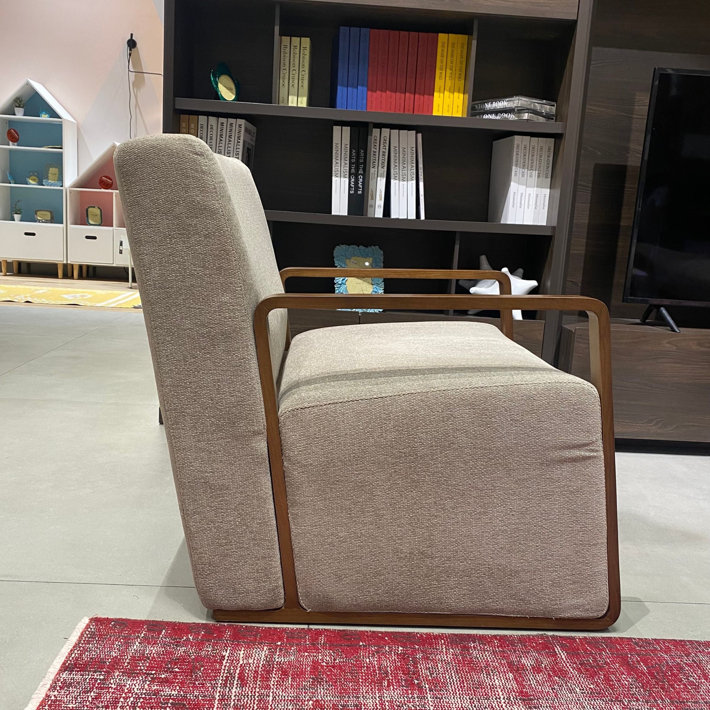 Display Item- Orissa Armchair Orsa-LcNakheel -  USED ITEM | قطعة من المعرض - كرسي بذراعين أوريسا - ebarza Furniture UAE | Shop Modern Furniture in Abu Dhabi & Dubai - مفروشات ايبازرا في الامارات | تسوق اثاث عصري وديكورات مميزة في دبي وابوظبي