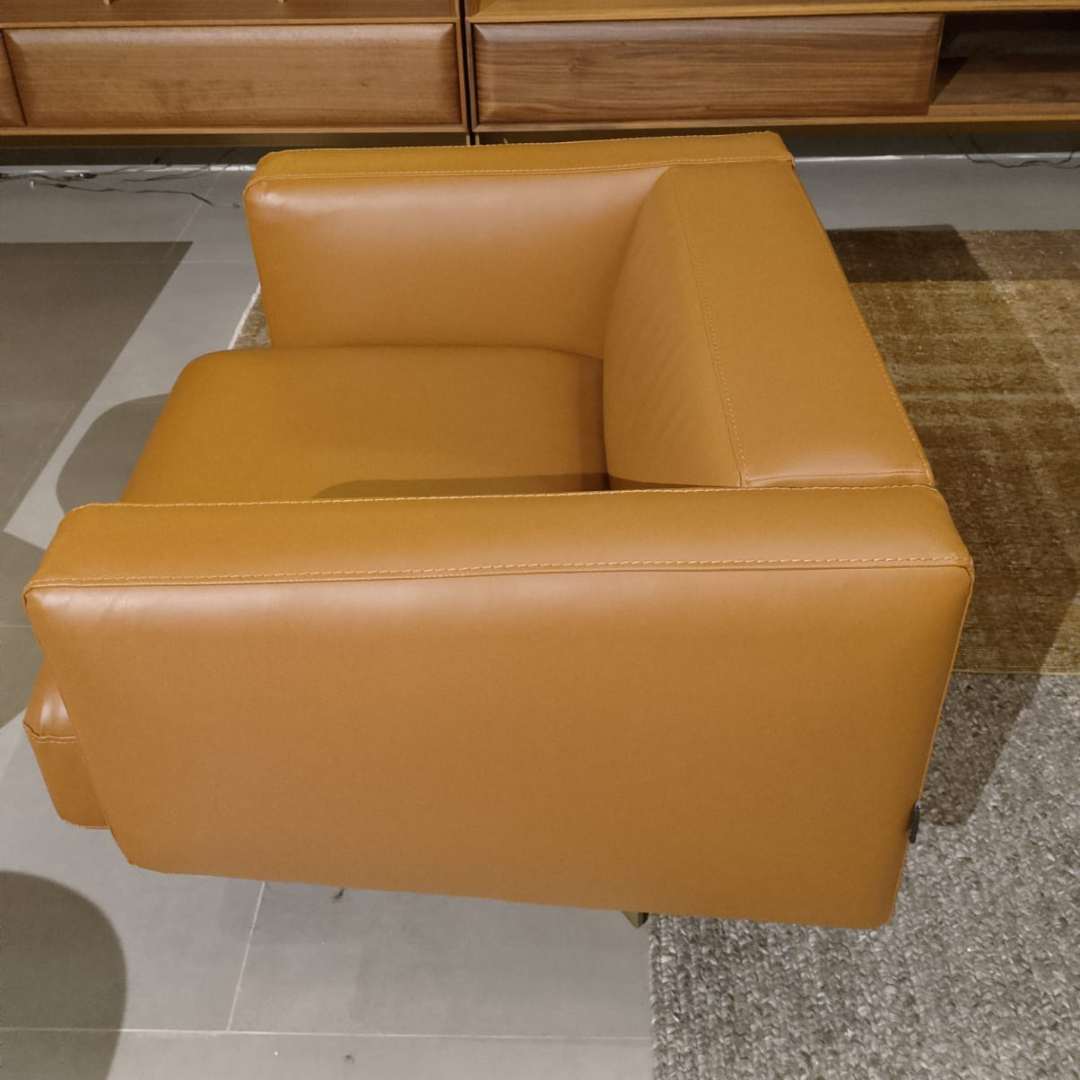 Display Item - Era Armchair Era-Cara315YAS -  USED ITEM | قطعة من المعرض - كرسي بذراعين إرا - ebarza Furniture UAE | Shop Modern Furniture in Abu Dhabi & Dubai - مفروشات ايبازرا في الامارات | تسوق اثاث عصري وديكورات مميزة في دبي وابوظبي