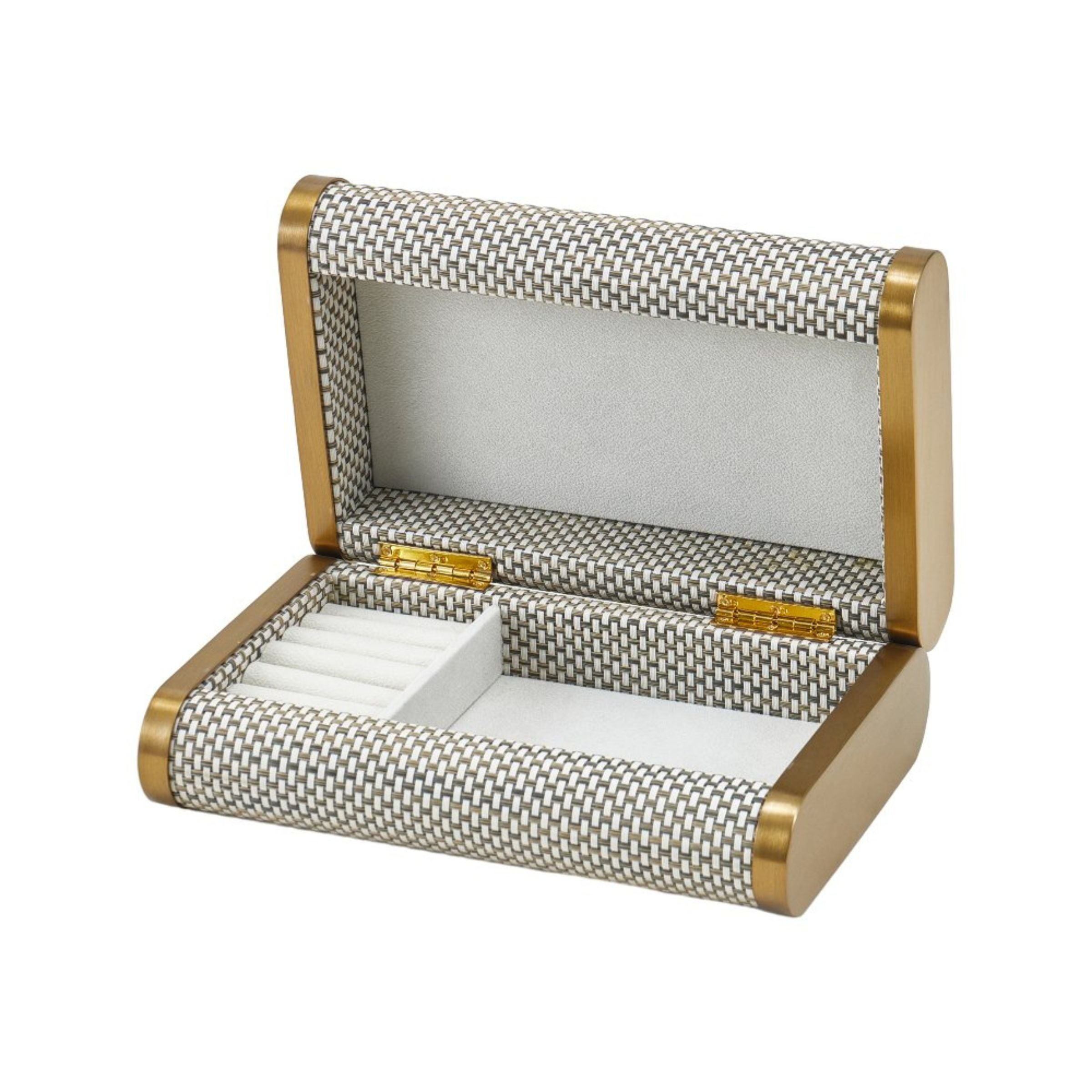 LIGHT BEIGE STORAGE BOX- S DH201215AS -  Decorative Boxes | صندوق تخزين باللون البيج الفاتح- S - ebarza Furniture UAE | Shop Modern Furniture in Abu Dhabi & Dubai - مفروشات ايبازرا في الامارات | تسوق اثاث عصري وديكورات مميزة في دبي وابوظبي