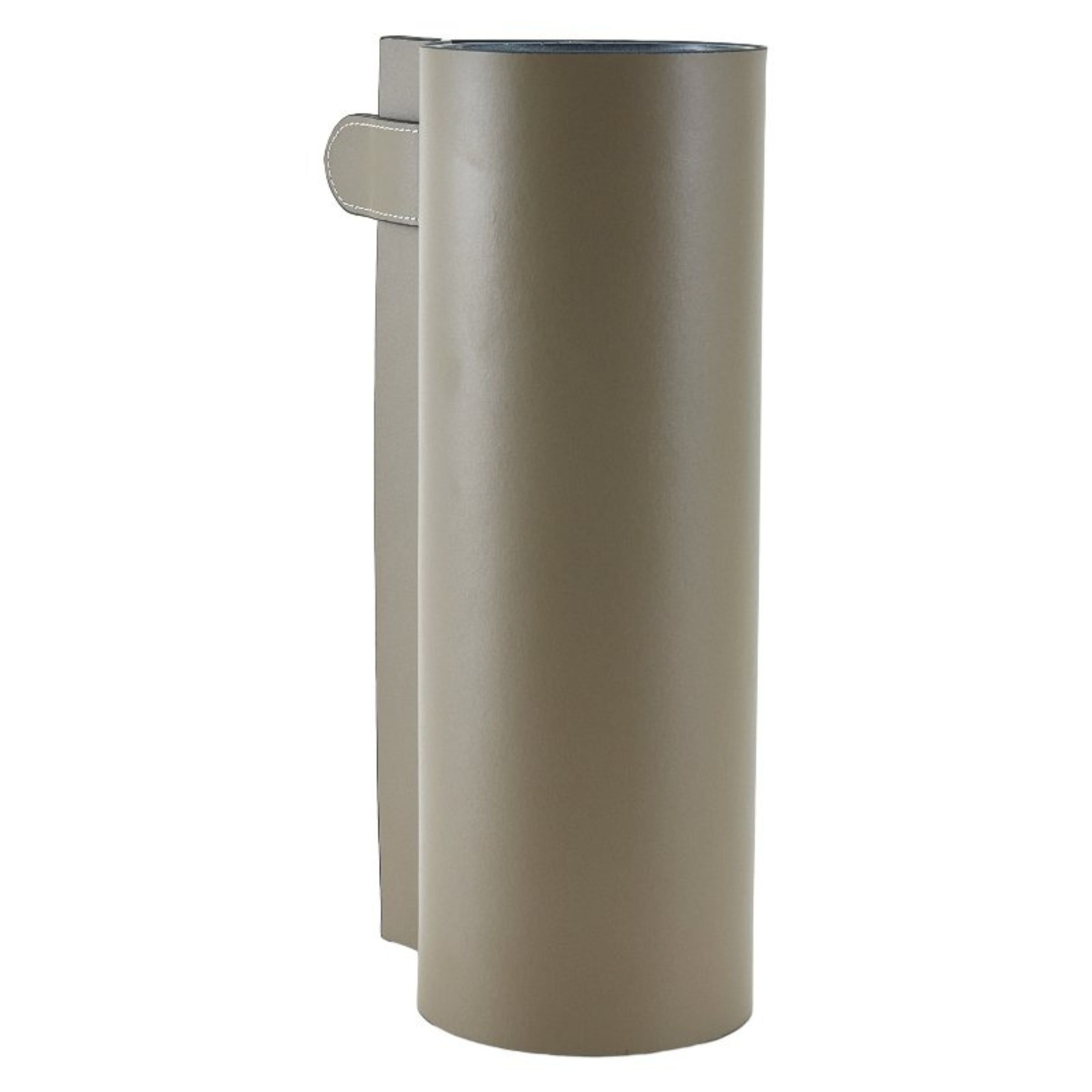 KHAKI FLOWER VASE- L  DP201200DL -  Vases | مزهرية زهور كاكي- L - ebarza Furniture UAE | Shop Modern Furniture in Abu Dhabi & Dubai - مفروشات ايبازرا في الامارات | تسوق اثاث عصري وديكورات مميزة في دبي وابوظبي