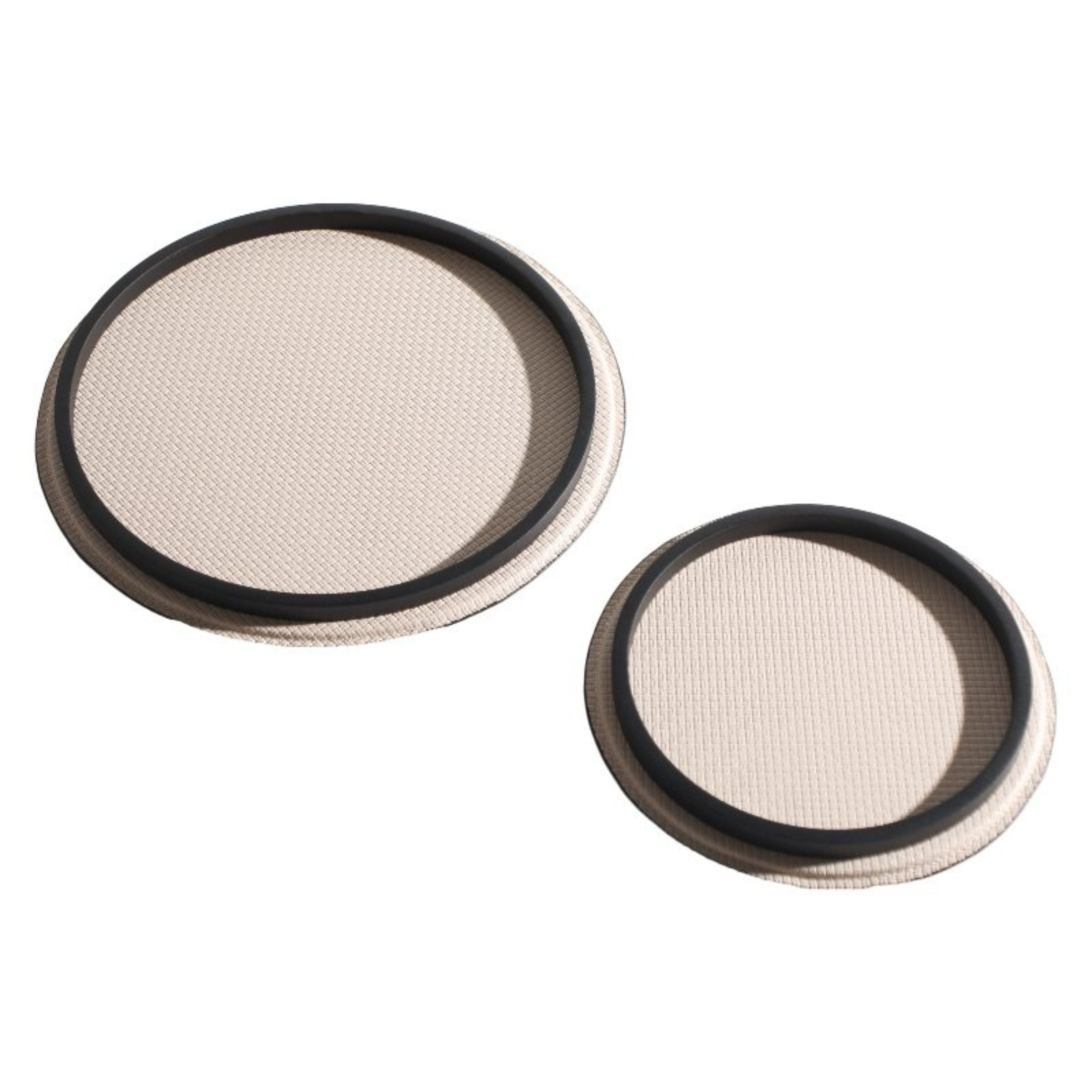 MIILK WHITE ROUND TRAY DT200744AL -  Trays | صينية مستديرة باللون الأبيض الحليبي - ebarza Furniture UAE | Shop Modern Furniture in Abu Dhabi & Dubai - مفروشات ايبازرا في الامارات | تسوق اثاث عصري وديكورات مميزة في دبي وابوظبي