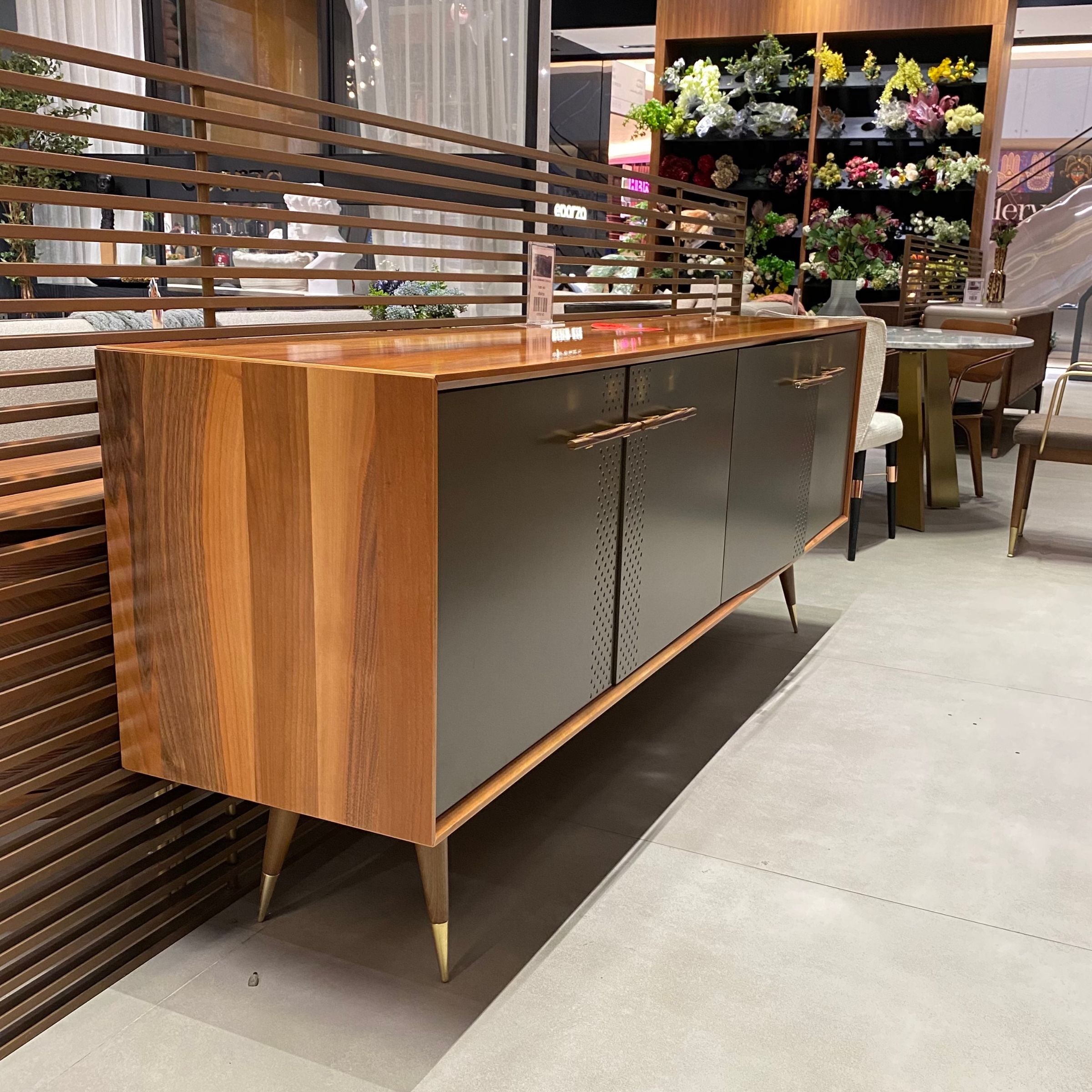 Display Item -  Alvin Sideboard/Console  Alvin008Nakheel -  USED ITEM | قطعة من المعرض - خزانة جانبية / وحدة تخزين ألفين - ebarza Furniture UAE | Shop Modern Furniture in Abu Dhabi & Dubai - مفروشات ايبازرا في الامارات | تسوق اثاث عصري وديكورات مميزة في دبي وابوظبي