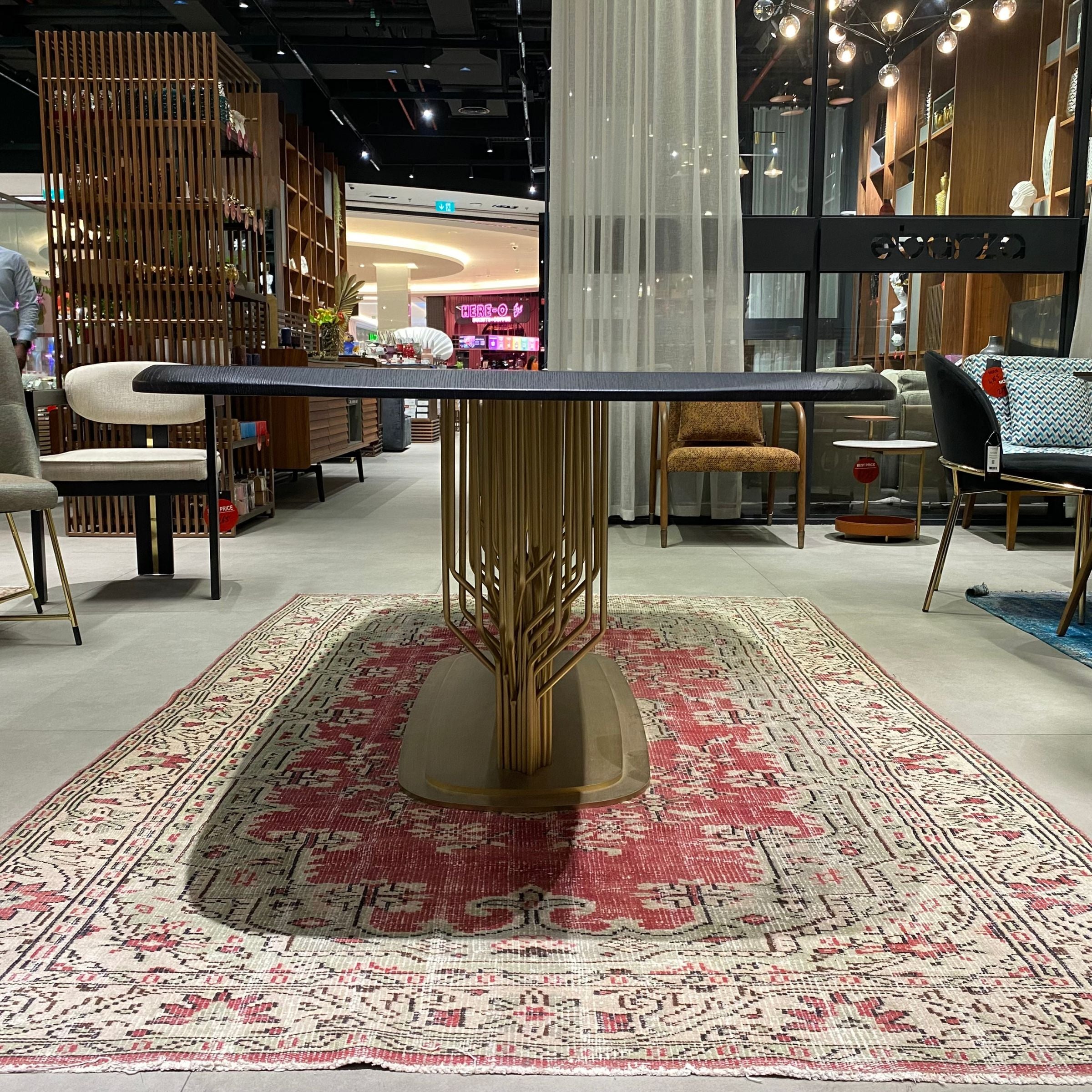 Display Item -  Bug Dining Table Bug-240Nakheel -  USED ITEM | قطعة من المعرض - طاولة طعام 240 بق - ebarza Furniture UAE | Shop Modern Furniture in Abu Dhabi & Dubai - مفروشات ايبازرا في الامارات | تسوق اثاث عصري وديكورات مميزة في دبي وابوظبي