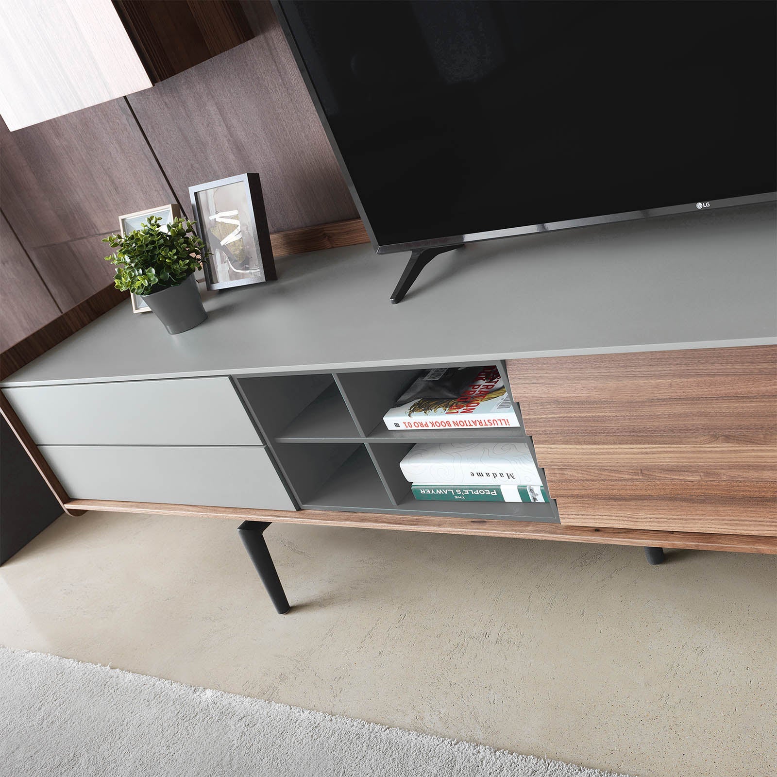 Display Item - Solo TV Unit Solo006YAS -  USED ITEM | قطعة من المعرض - طاوله تلفزيون سولو - ebarza Furniture UAE | Shop Modern Furniture in Abu Dhabi & Dubai - مفروشات ايبازرا في الامارات | تسوق اثاث عصري وديكورات مميزة في دبي وابوظبي