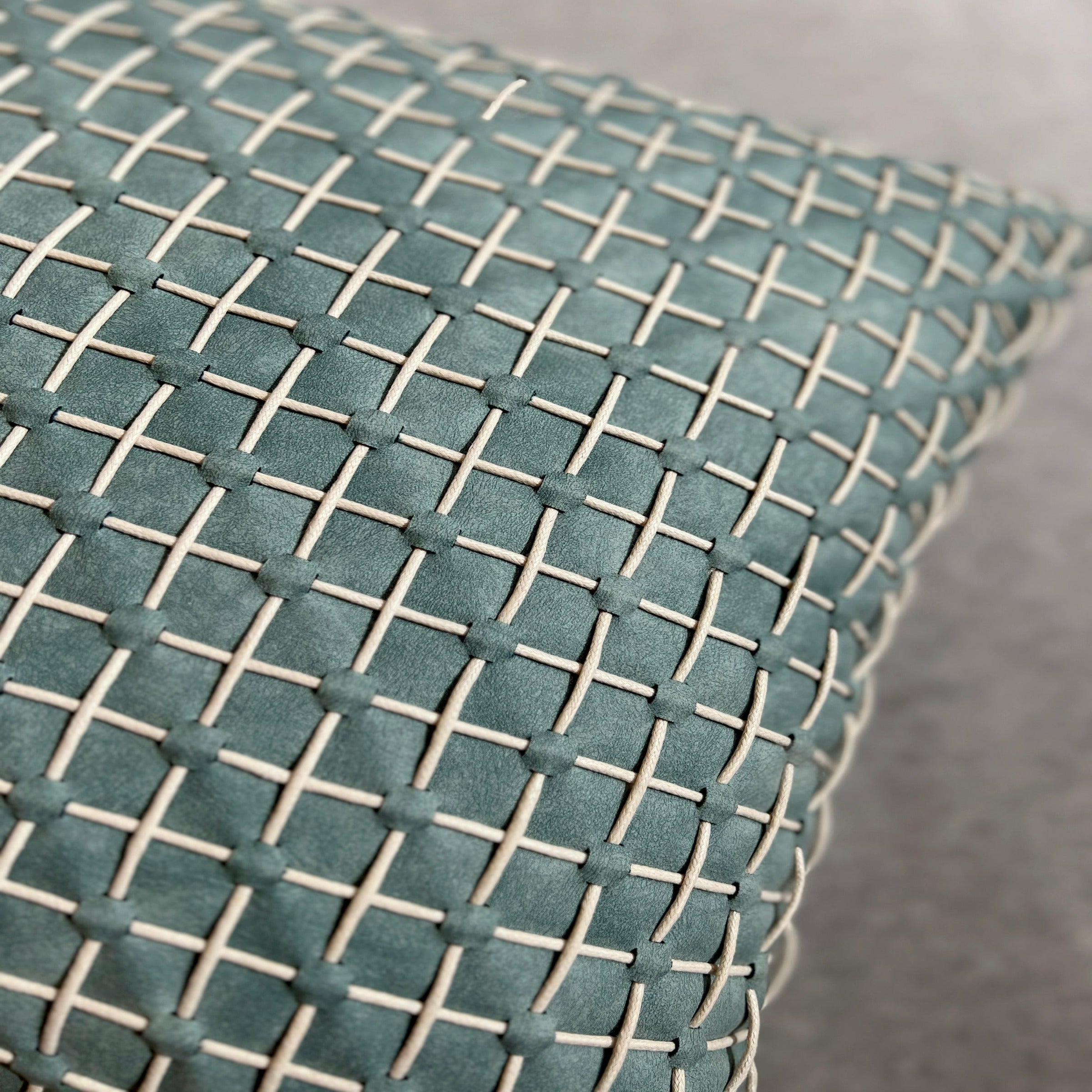 45*45 SKJG Pearl Imitation Leather Cushion - ECC122 -  Cushions | وسادة من الجلد المقلد مقاس 45*45 لؤلؤة - ebarza Furniture UAE | Shop Modern Furniture in Abu Dhabi & Dubai - مفروشات ايبازرا في الامارات | تسوق اثاث عصري وديكورات مميزة في دبي وابوظبي