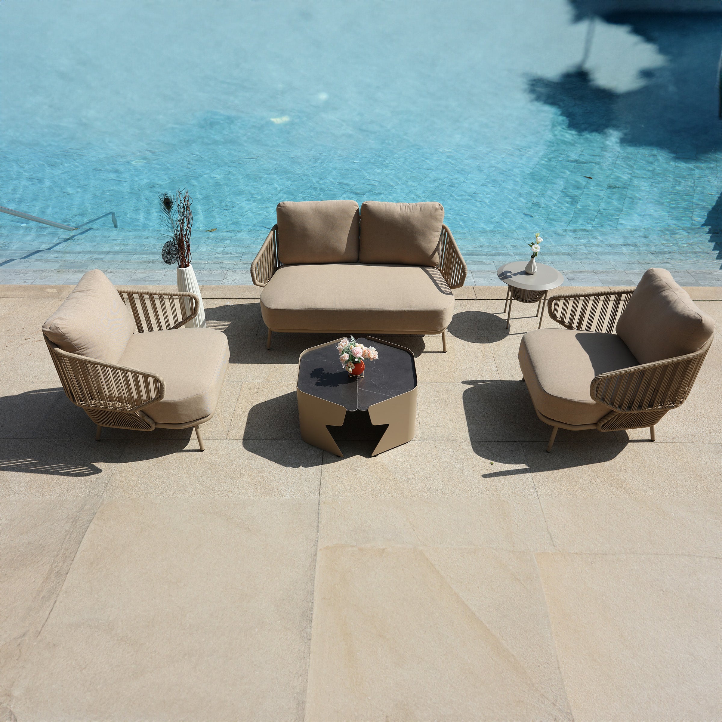 Embrace Outdoor Armchair MYX-SOFA030 -  Outdoor Chairs | كرسي بذراعين للاستخدام الخارجي من إمبريس - ebarza Furniture UAE | Shop Modern Furniture in Abu Dhabi & Dubai - مفروشات ايبازرا في الامارات | تسوق اثاث عصري وديكورات مميزة في دبي وابوظبي