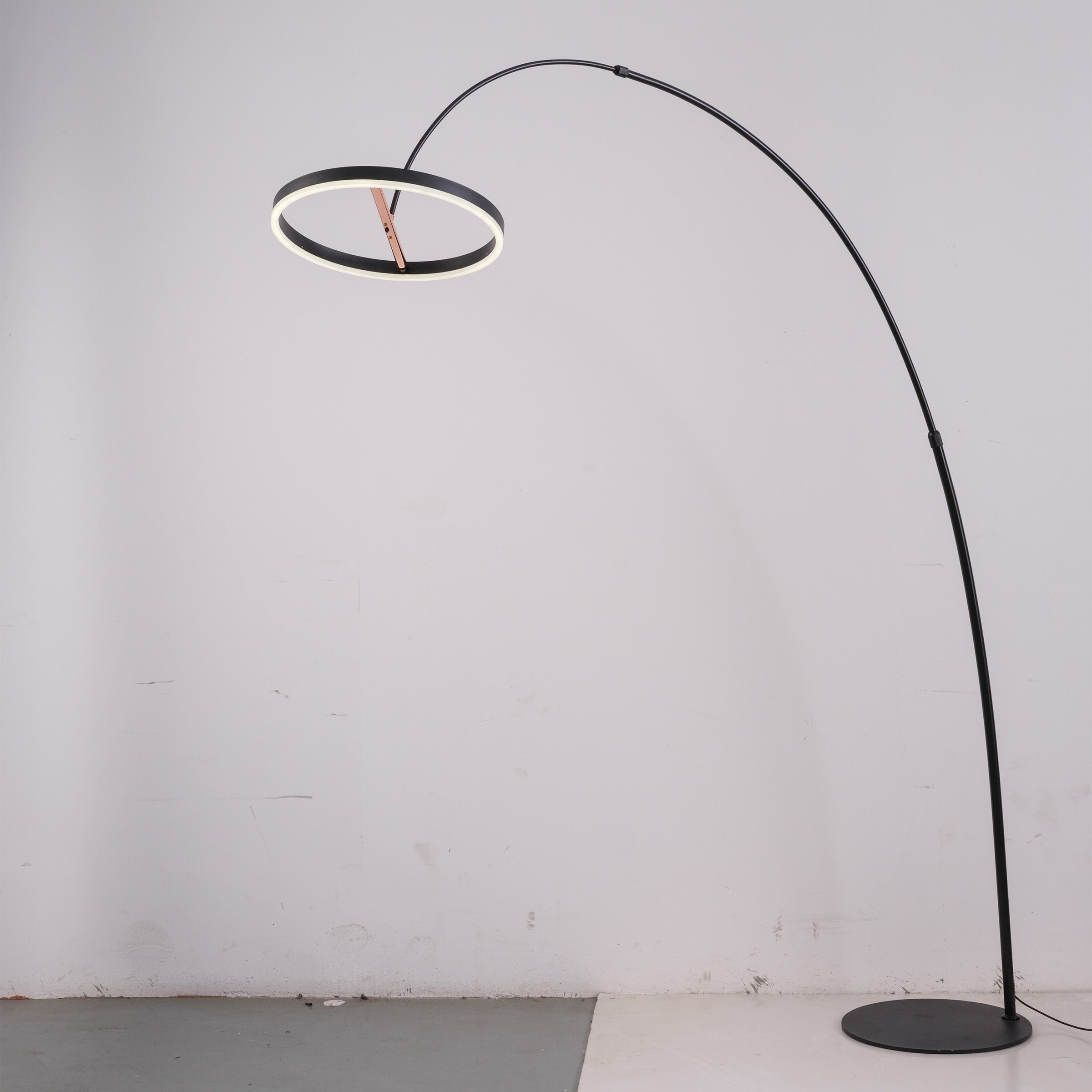 Aurora Arc Floor Lamp CY-TD-1058 -  Floor Lamps | مصباح أرضي أورورا آرك - ebarza Furniture UAE | Shop Modern Furniture in Abu Dhabi & Dubai - مفروشات ايبازرا في الامارات | تسوق اثاث عصري وديكورات مميزة في دبي وابوظبي