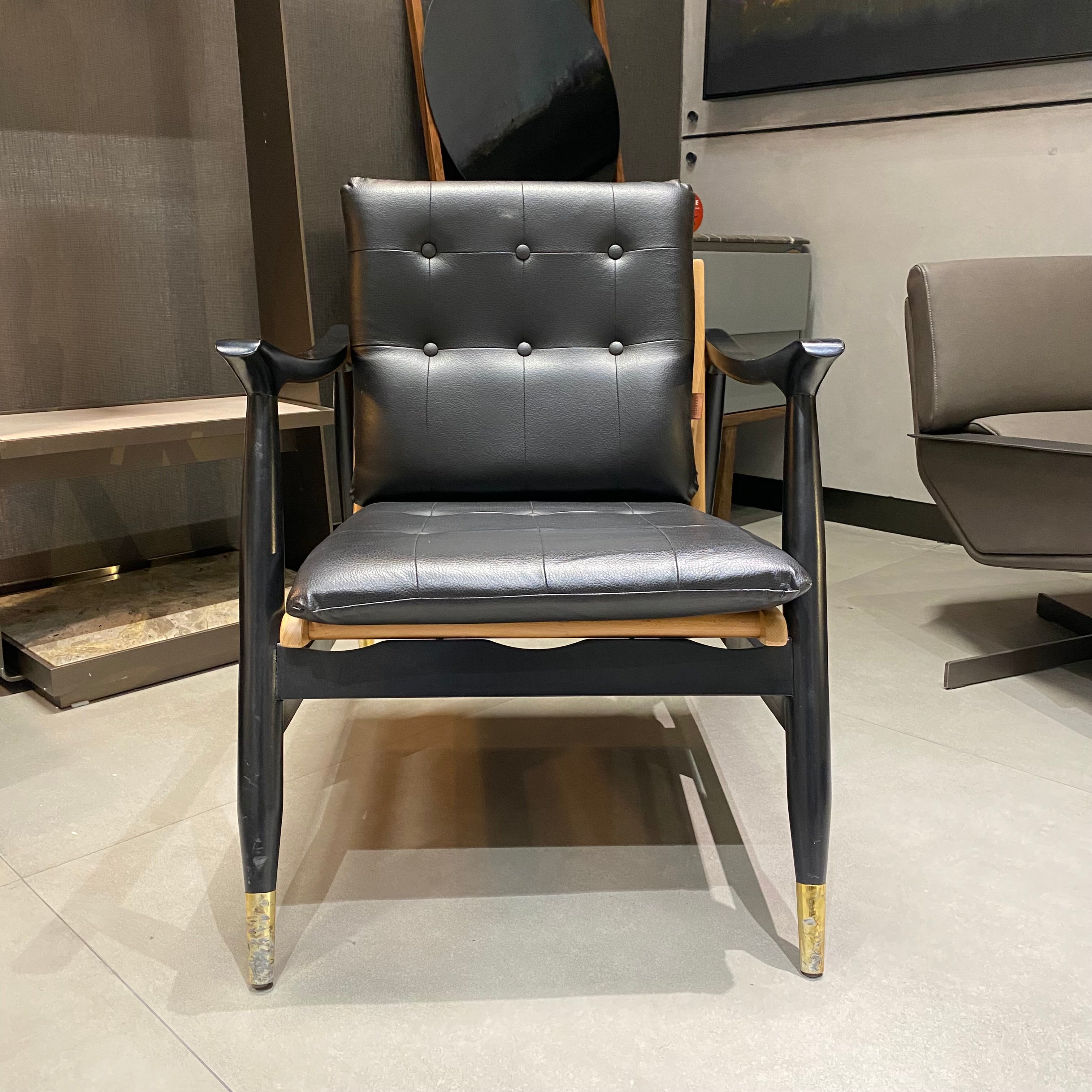 Display item - Bonna Armchair Bonna-Glory901Nakheel -  USED ITEM | قطعة من المعرض - كرسي بونا - ebarza Furniture UAE | Shop Modern Furniture in Abu Dhabi & Dubai - مفروشات ايبازرا في الامارات | تسوق اثاث عصري وديكورات مميزة في دبي وابوظبي