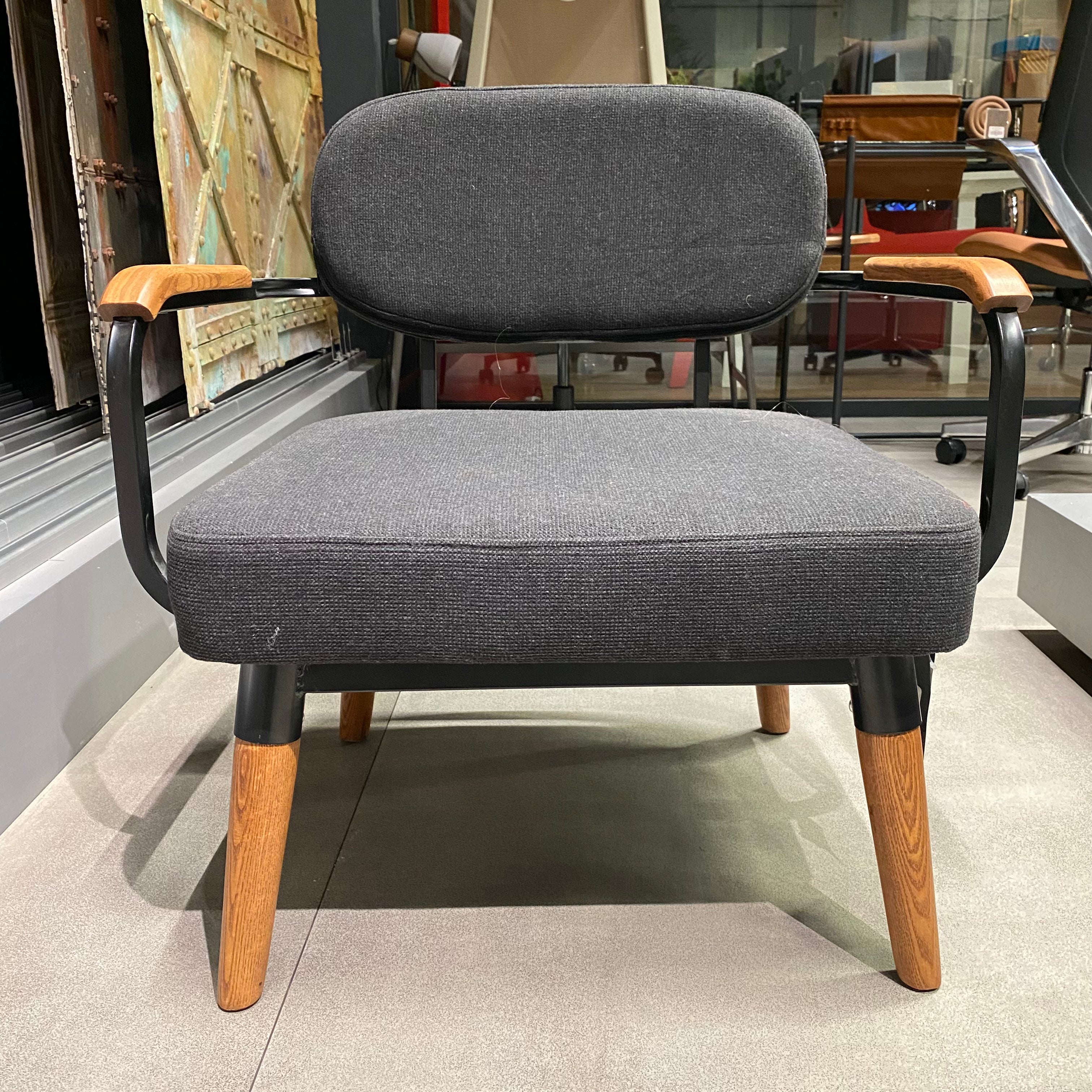 Display Item - Mid Century Armchair Sf-085-BwNakheel -  USED ITEM | قطعة من المعرض - كرسي ببذراعين ميد سينشري - ebarza Furniture UAE | Shop Modern Furniture in Abu Dhabi & Dubai - مفروشات ايبازرا في الامارات | تسوق اثاث عصري وديكورات مميزة في دبي وابوظبي