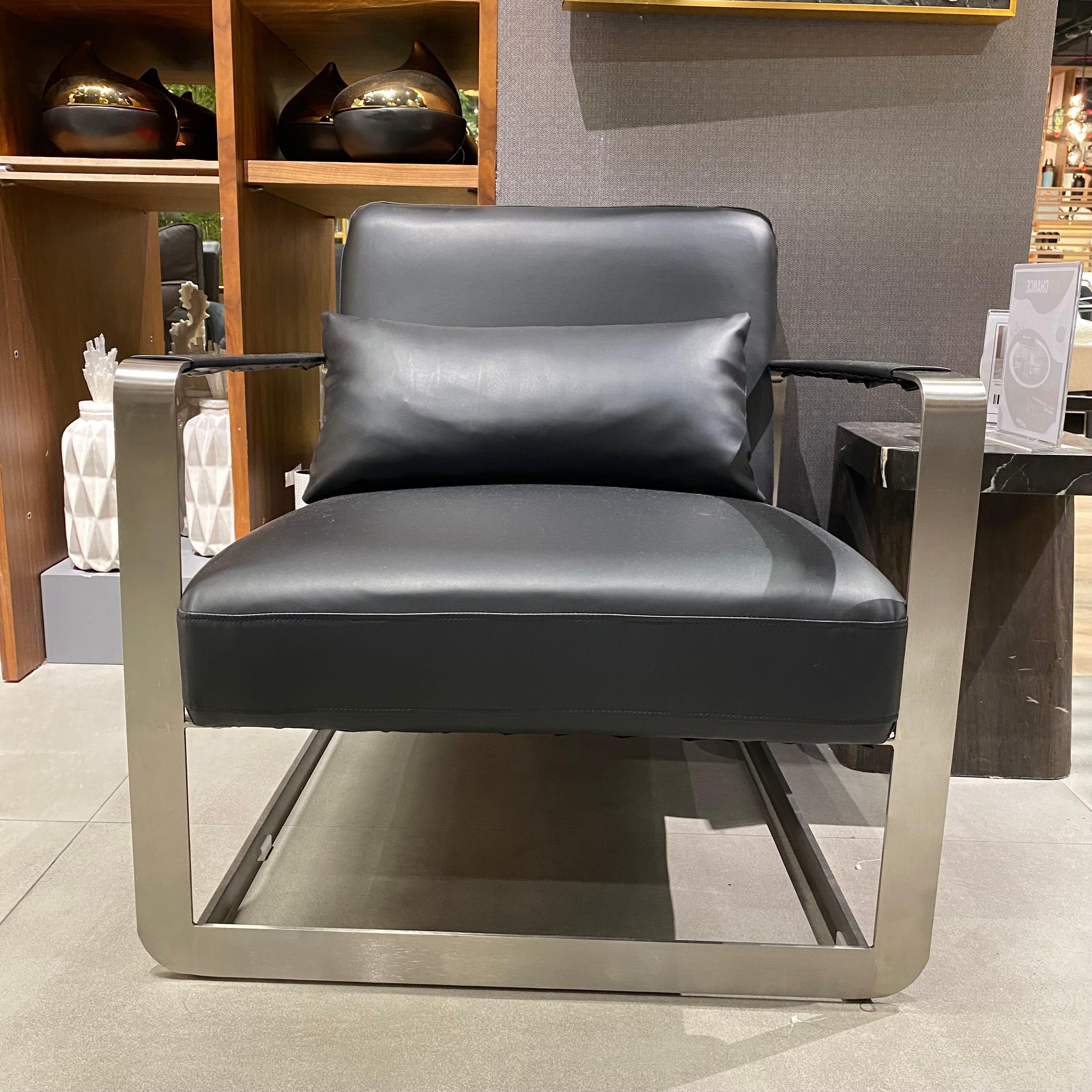 Display Item - Lille Lounge Chair B2089-C Nakheel -  USED ITEM | قطعة من المعرض - كرسي صالة ليلي - ebarza Furniture UAE | Shop Modern Furniture in Abu Dhabi & Dubai - مفروشات ايبازرا في الامارات | تسوق اثاث عصري وديكورات مميزة في دبي وابوظبي