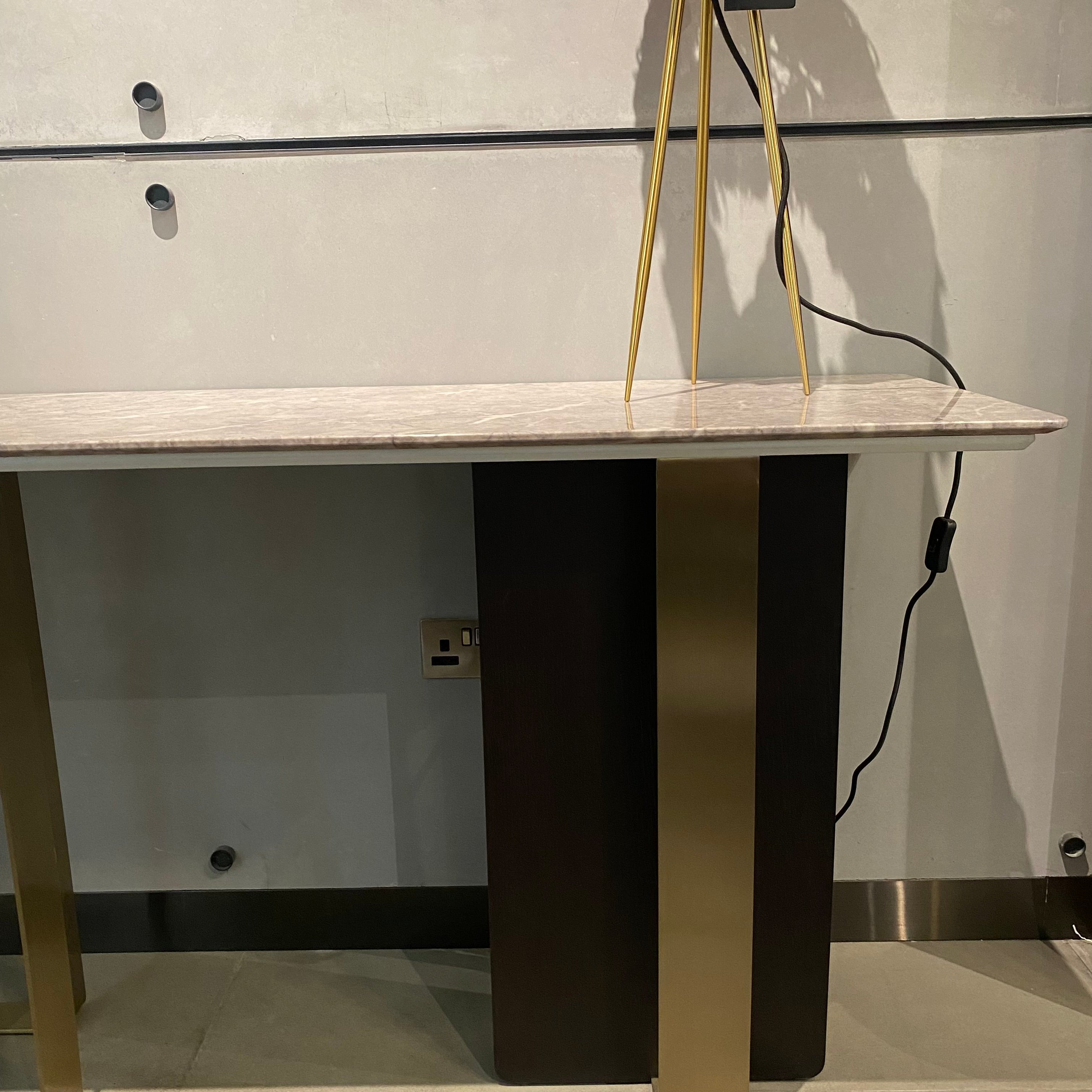 Display item - Jura Console/Sideboard Tg-488Nakheel -  USED ITEM | قطعة من المعرض - جورا كونسول \ دولاب - ebarza Furniture UAE | Shop Modern Furniture in Abu Dhabi & Dubai - مفروشات ايبازرا في الامارات | تسوق اثاث عصري وديكورات مميزة في دبي وابوظبي