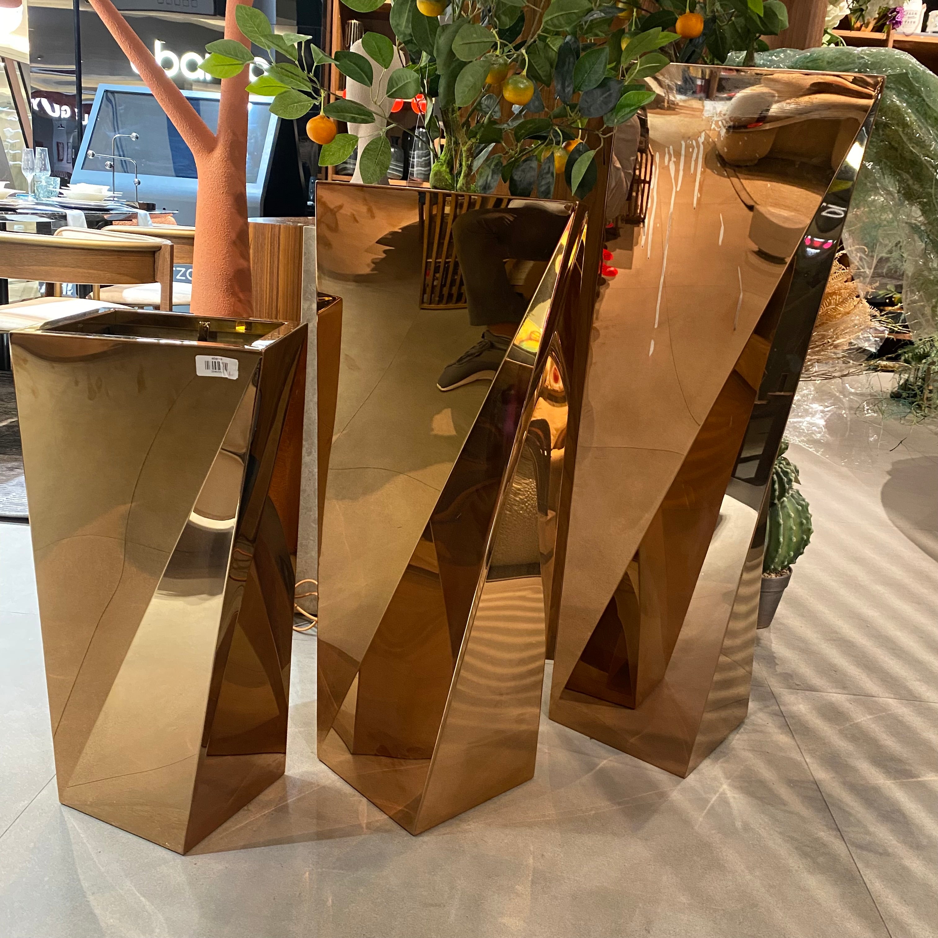 Display Item - Set Of 3 Large Stainless Steel Planter Box Jks090-91-92 Tg-P02-Rg-Nakheel -  USED ITEM | قطعة من المعرض - مجموعة من 3 صناديق زراعه كبيرة مصنوعة يدويًا من الفولاذ المقاوم للصدأ - ebarza Furniture UAE | Shop Modern Furniture in Abu Dhabi & Dubai - مفروشات ايبازرا في الامارات | تسوق اثاث عصري وديكورات مميزة في دبي وابوظبي