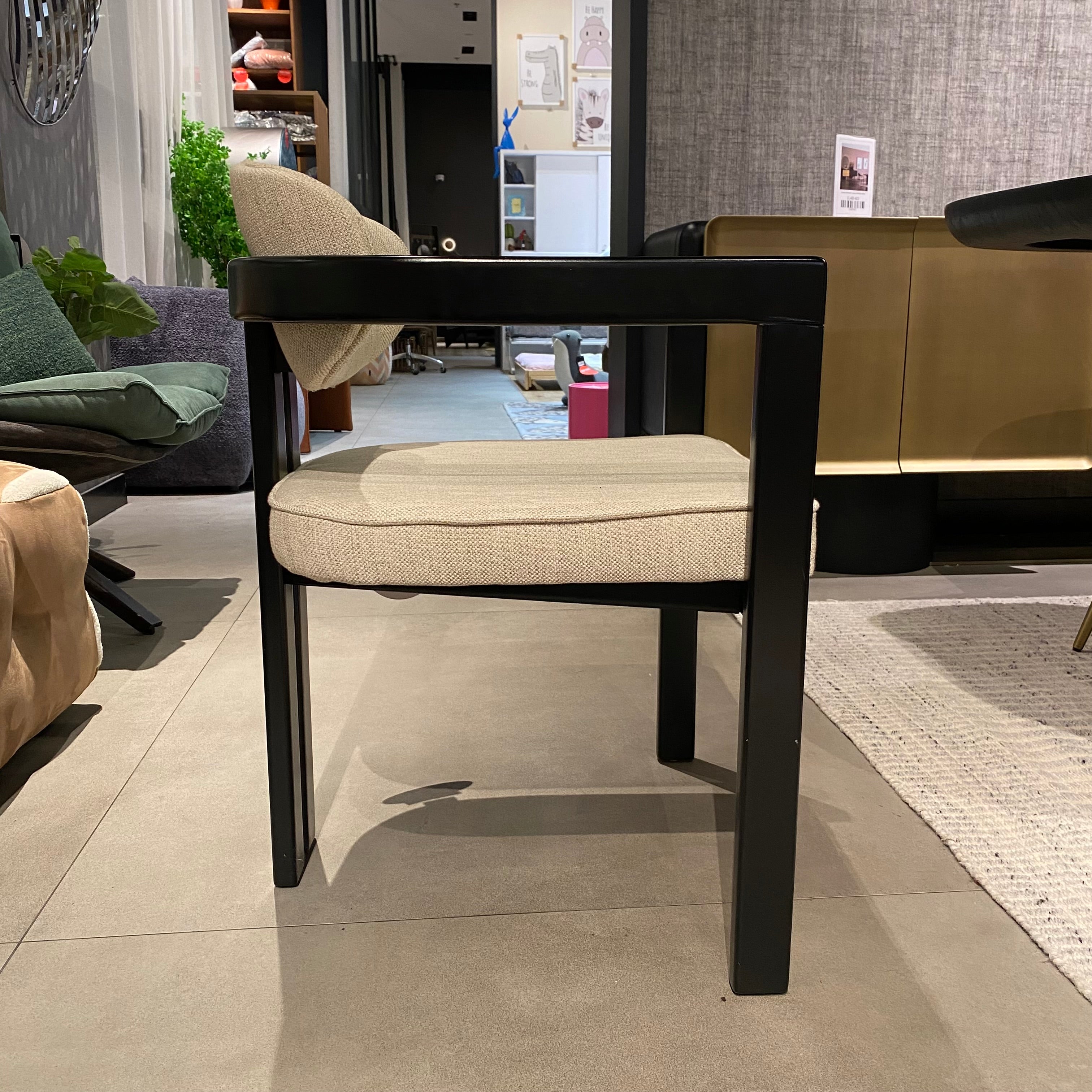 Display item - Kotor Chair(Notte) Sanc-49(Cosmic11)YAS -  USED ITEM | قطعة من المعرض - كرسي كوتور - ebarza Furniture UAE | Shop Modern Furniture in Abu Dhabi & Dubai - مفروشات ايبازرا في الامارات | تسوق اثاث عصري وديكورات مميزة في دبي وابوظبي