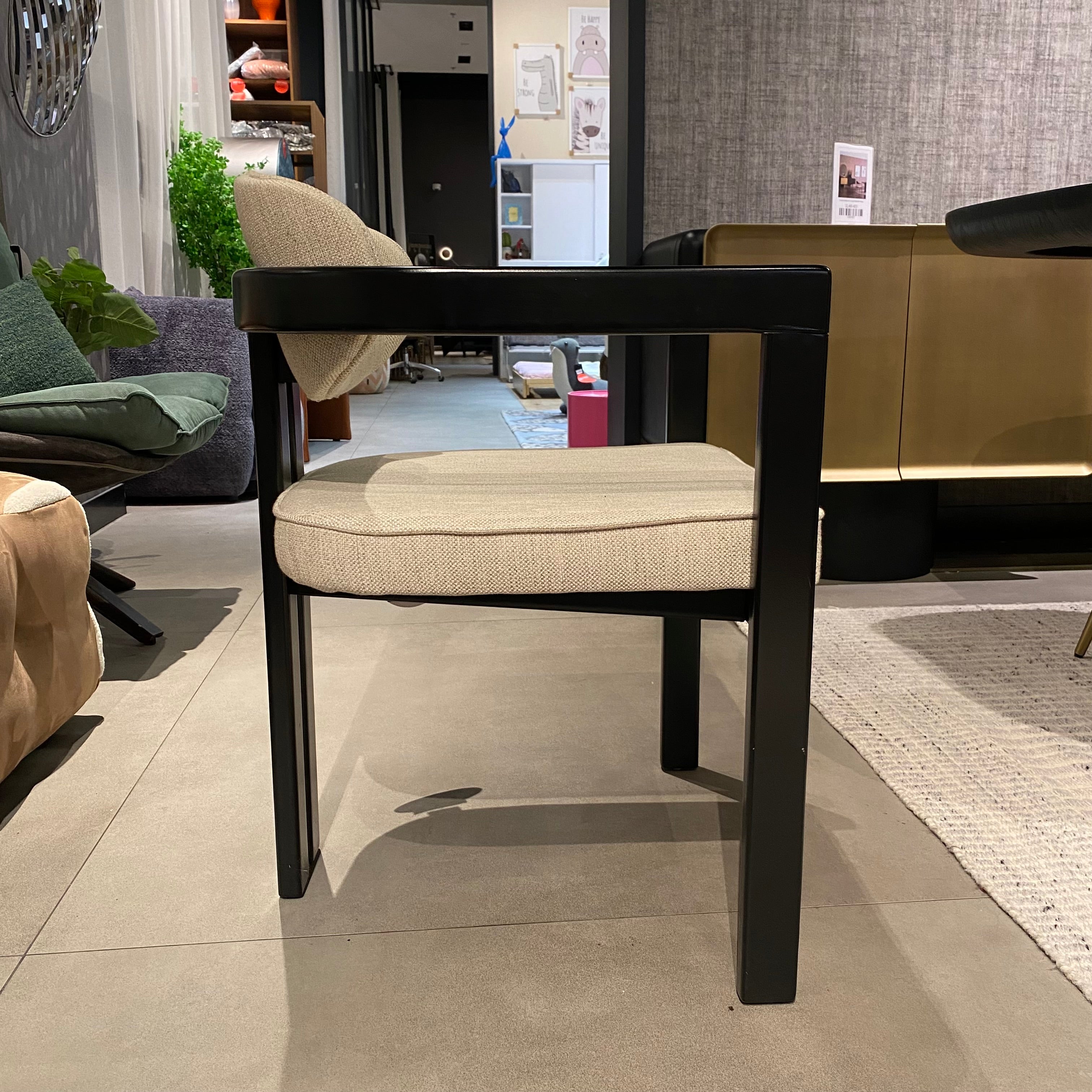 Display item - Kotor Chair(Notte) Sanc-49(Cosmic11)YAS -  USED ITEM | قطعة من المعرض - كرسي كوتور - ebarza Furniture UAE | Shop Modern Furniture in Abu Dhabi & Dubai - مفروشات ايبازرا في الامارات | تسوق اثاث عصري وديكورات مميزة في دبي وابوظبي