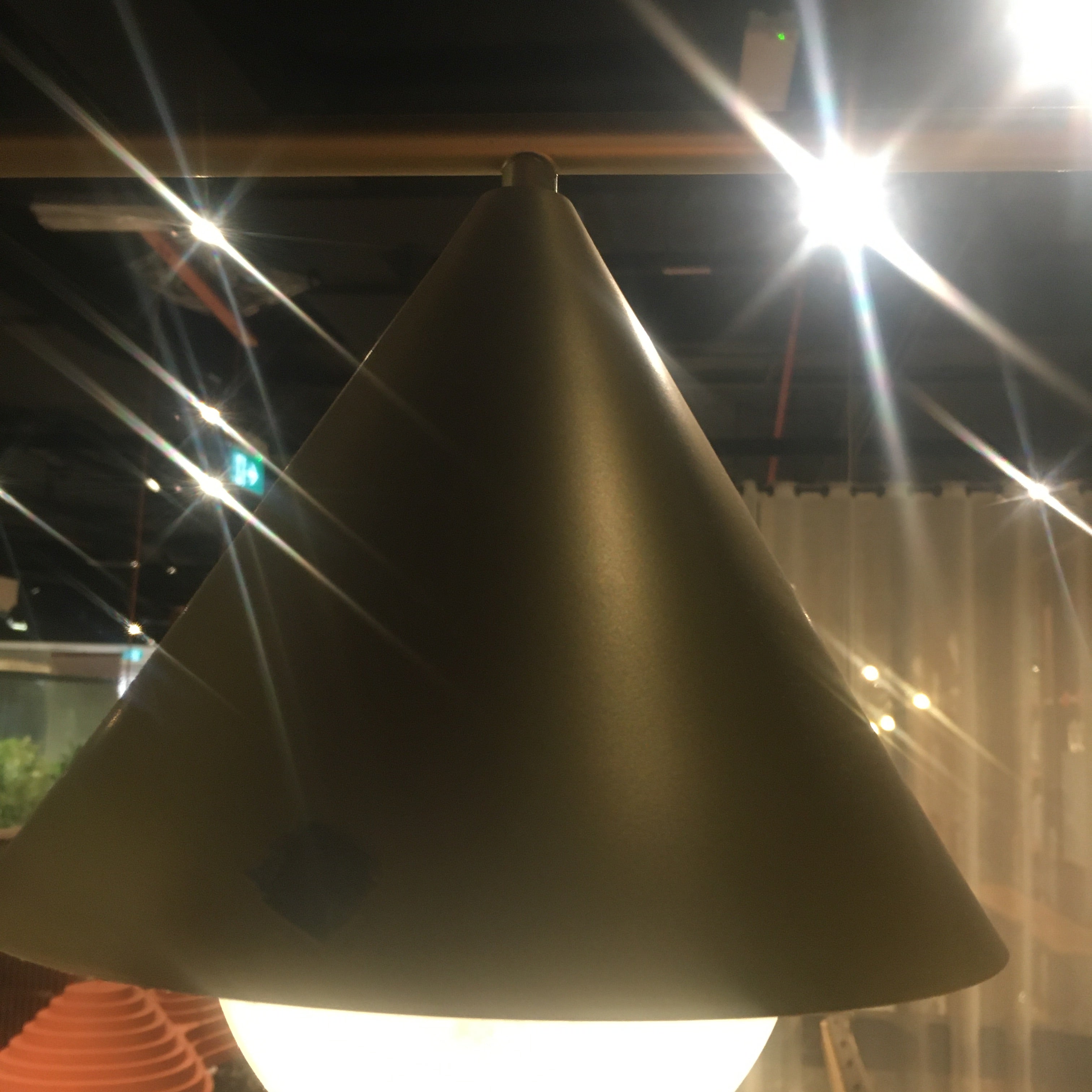 Display Item - Andria 3 Heads Pendant Lamp  CL1165PENakheel -  USED ITEM | قطعة من المعرض - ذو 3 رؤوس مصباح معلق أندريا - ebarza Furniture UAE | Shop Modern Furniture in Abu Dhabi & Dubai - مفروشات ايبازرا في الامارات | تسوق اثاث عصري وديكورات مميزة في دبي وابوظبي