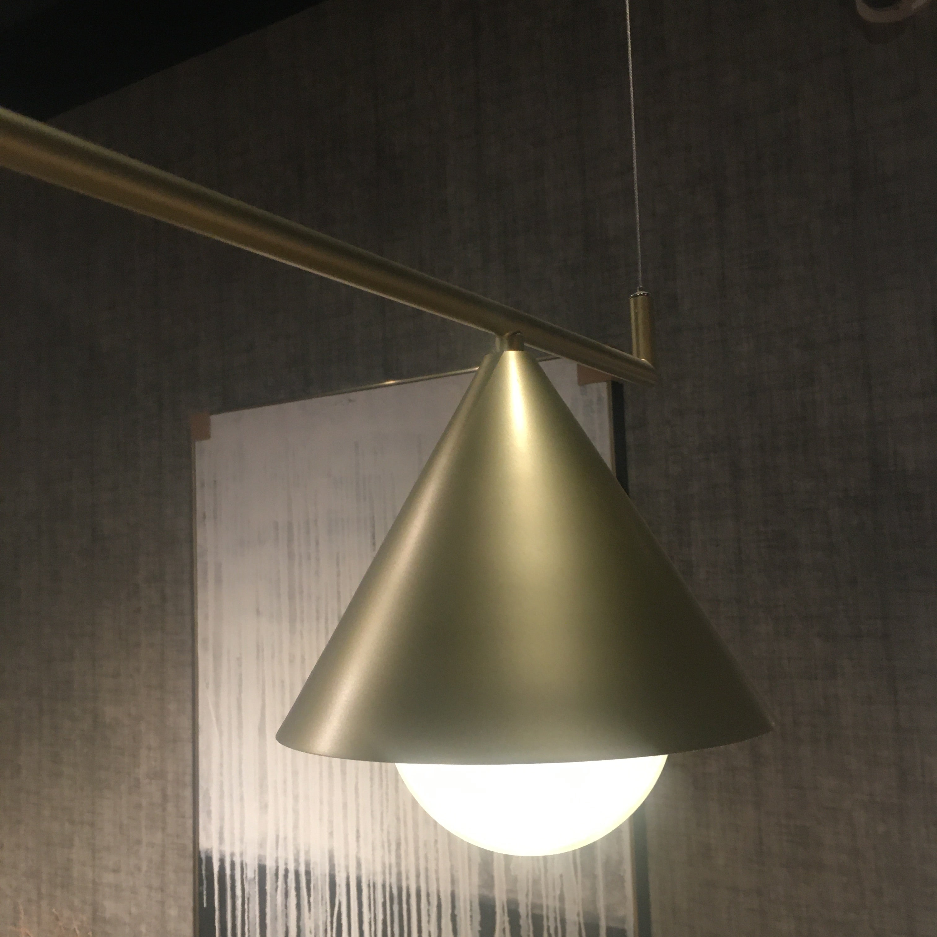 Display Item - Andria 3 Heads Pendant Lamp  CL1165PENakheel -  USED ITEM | قطعة من المعرض - ذو 3 رؤوس مصباح معلق أندريا - ebarza Furniture UAE | Shop Modern Furniture in Abu Dhabi & Dubai - مفروشات ايبازرا في الامارات | تسوق اثاث عصري وديكورات مميزة في دبي وابوظبي