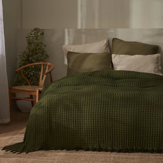 Pre-order 25 Days Delivery - Karaca Home Casey Double Waffle Blanket 200x230 cm Green 200.22.01.0086 -  Blankets - ebarza Furniture UAE | Shop Modern Furniture in Abu Dhabi & Dubai - مفروشات ايبازرا في الامارات | تسوق اثاث عصري وديكورات مميزة في دبي وابوظبي