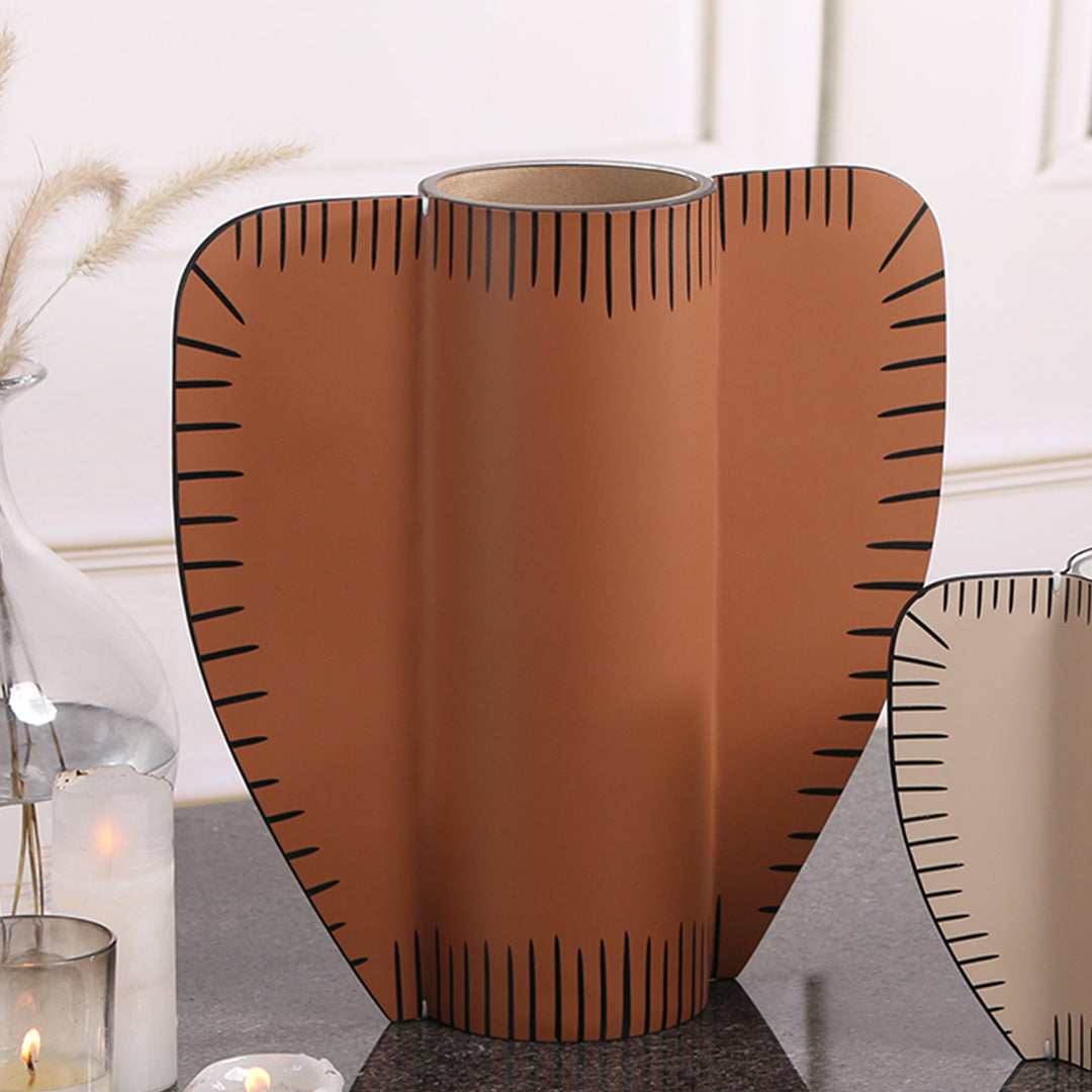 Leather Vase-Dry & Fresh-L KB3007CL -  Vases - ebarza Furniture UAE | Shop Modern Furniture in Abu Dhabi & Dubai - مفروشات ايبازرا في الامارات | تسوق اثاث عصري وديكورات مميزة في دبي وابوظبي