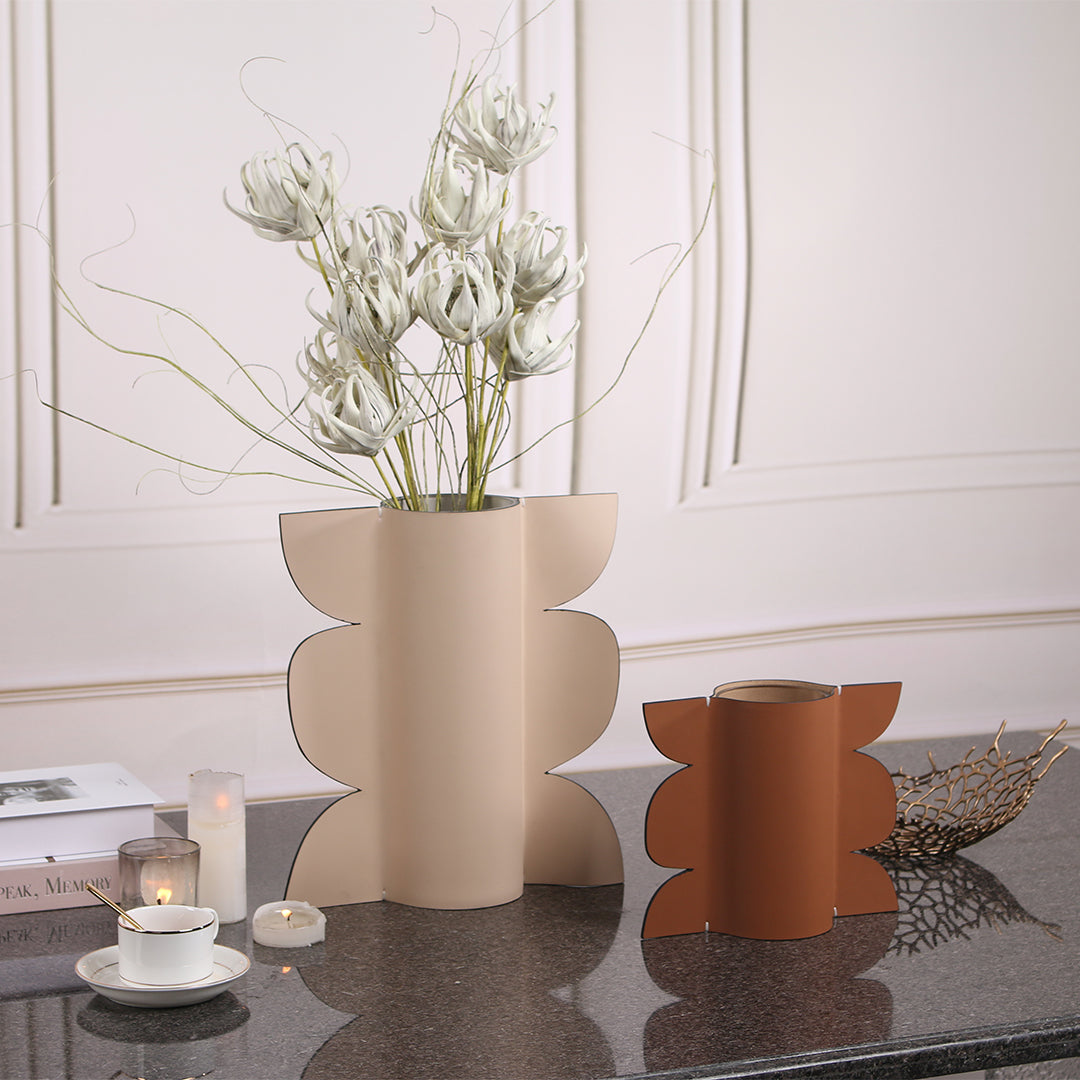 Leather Vase-Dry & Fresh-L KB3009CL -  Vases - ebarza Furniture UAE | Shop Modern Furniture in Abu Dhabi & Dubai - مفروشات ايبازرا في الامارات | تسوق اثاث عصري وديكورات مميزة في دبي وابوظبي