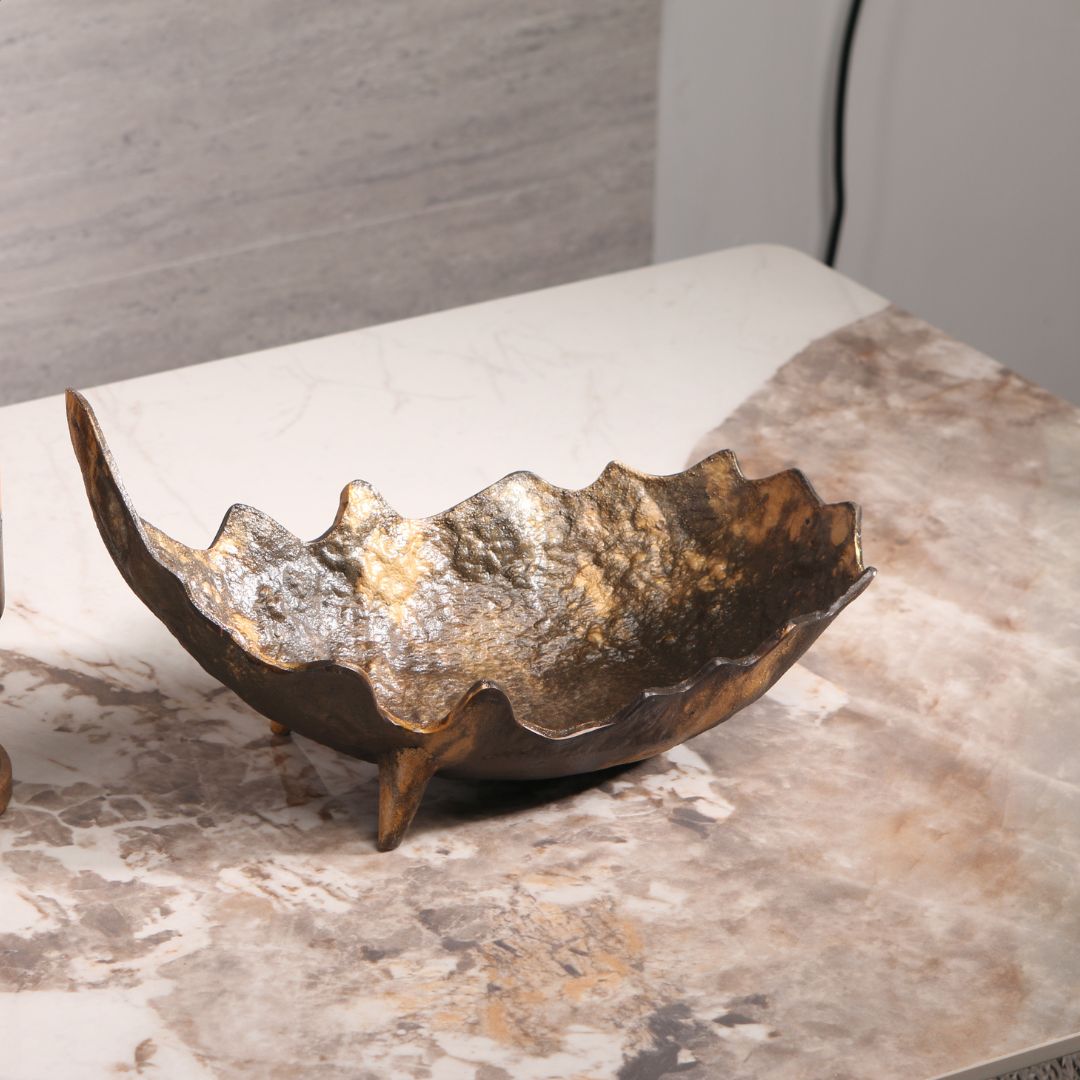 Moon-Shaped Metal Tray KC5006 -  Trays - ebarza Furniture UAE | Shop Modern Furniture in Abu Dhabi & Dubai - مفروشات ايبازرا في الامارات | تسوق اثاث عصري وديكورات مميزة في دبي وابوظبي