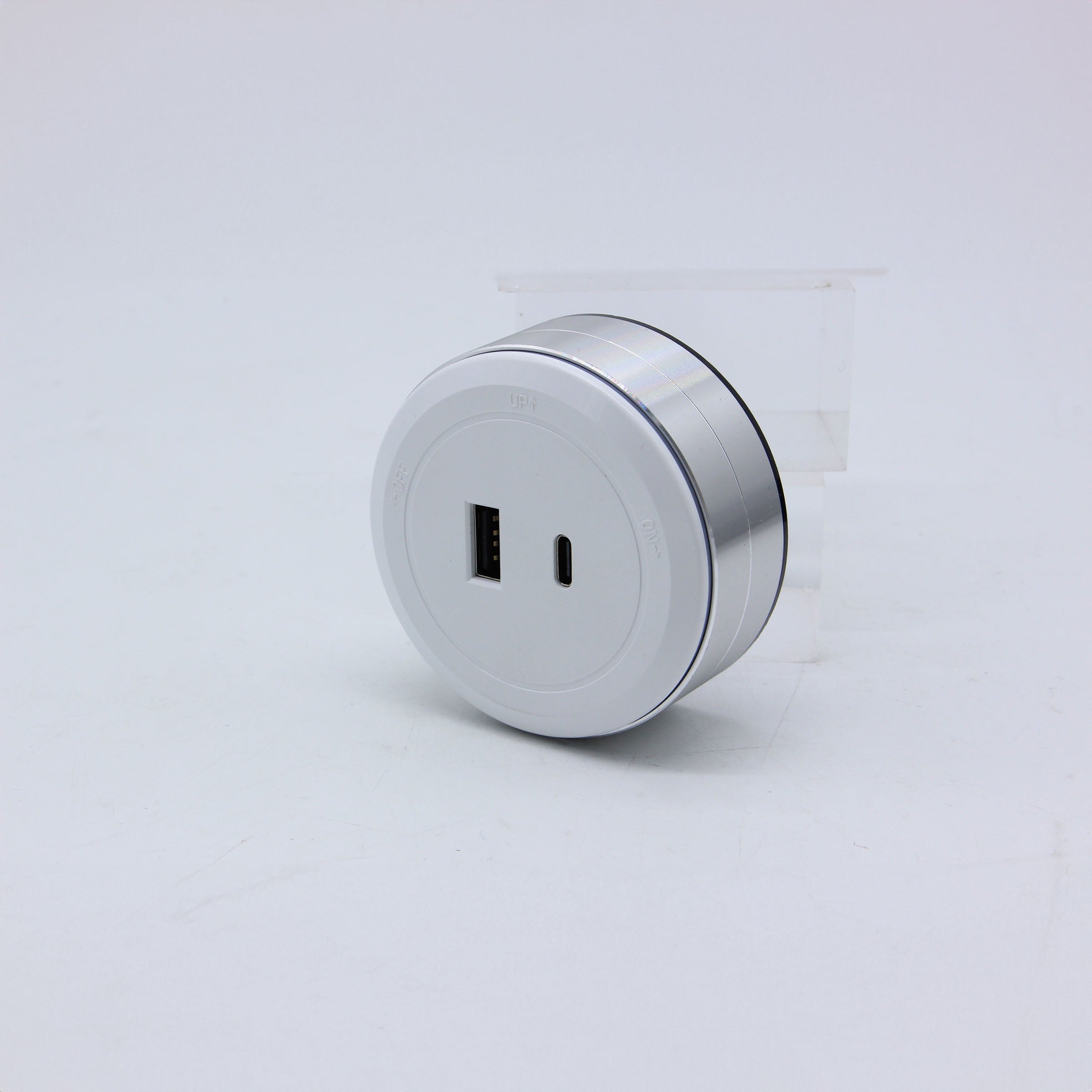 Universal Power Adapter AH04-CU -  Power Track System | محول الطاقة العالمي - ebarza Furniture UAE | Shop Modern Furniture in Abu Dhabi & Dubai - مفروشات ايبازرا في الامارات | تسوق اثاث عصري وديكورات مميزة في دبي وابوظبي