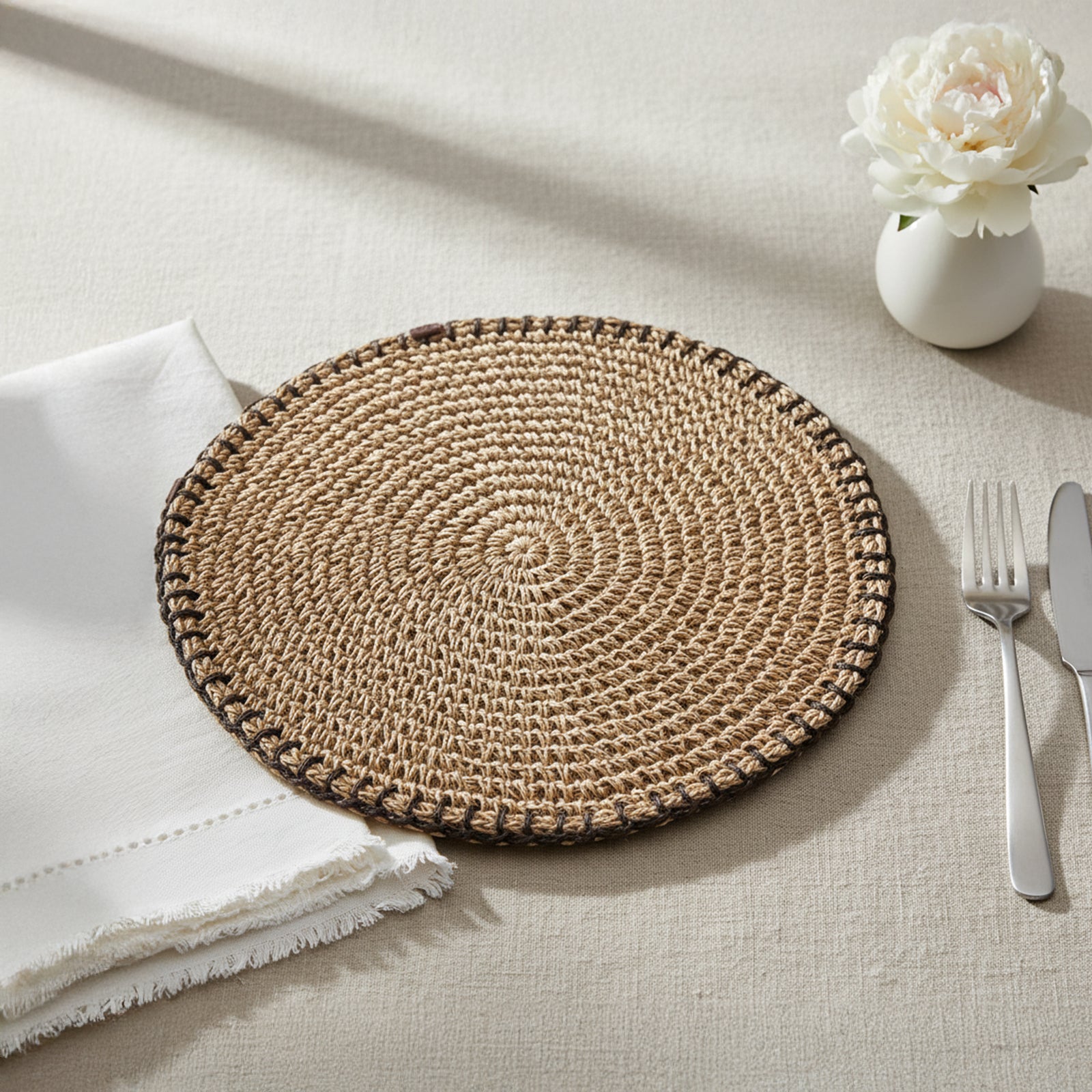Tabloft Paper Crochet Placemat - Brown - KXYO-2312/BBrown -  Placemats - ebarza Furniture UAE | Shop Modern Furniture in Abu Dhabi & Dubai - مفروشات ايبازرا في الامارات | تسوق اثاث عصري وديكورات مميزة في دبي وابوظبي