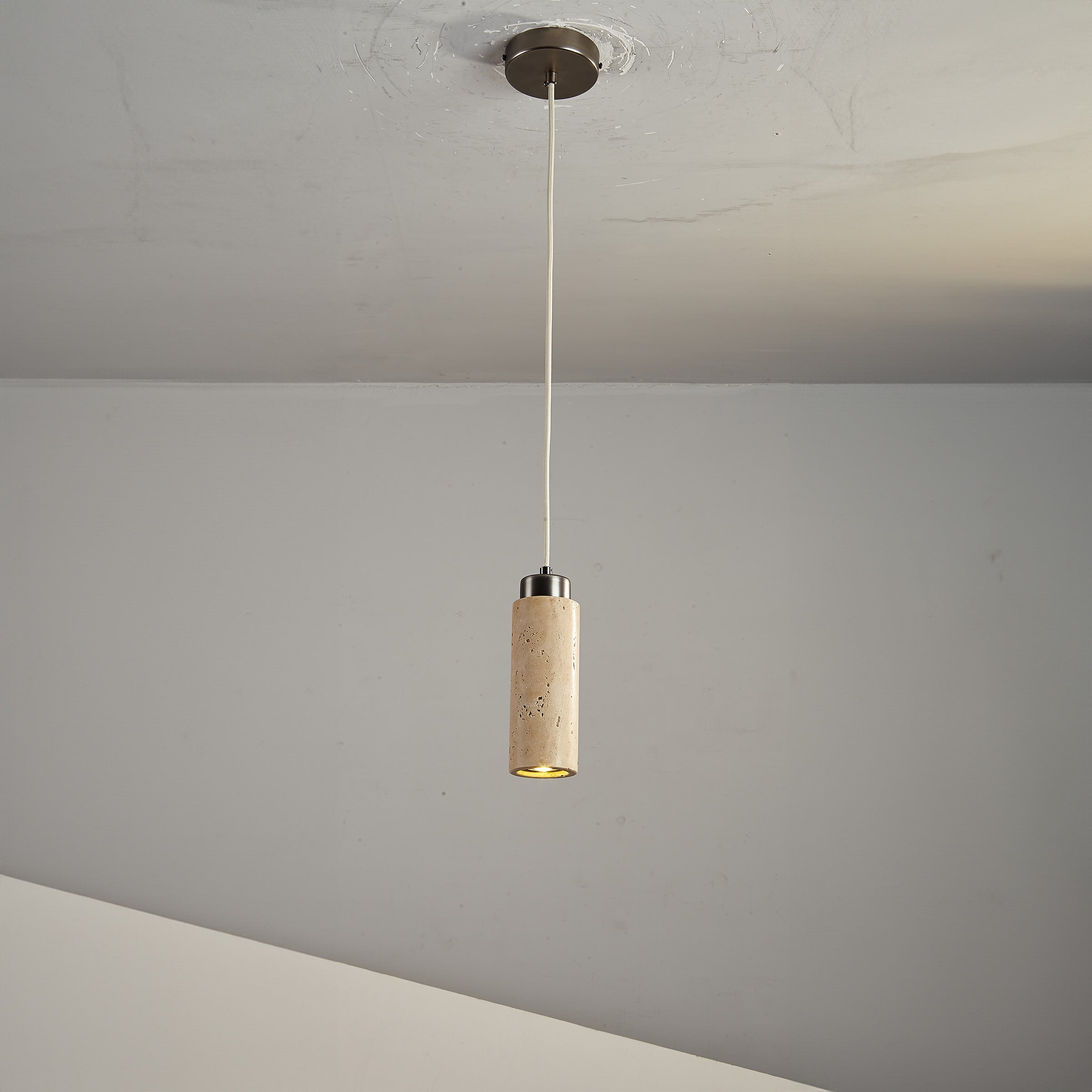 Travertine Pendant Lamp 60005-1P -  Pendant Lamps | مصباح معلق من الترافرتين - ebarza Furniture UAE | Shop Modern Furniture in Abu Dhabi & Dubai - مفروشات ايبازرا في الامارات | تسوق اثاث عصري وديكورات مميزة في دبي وابوظبي