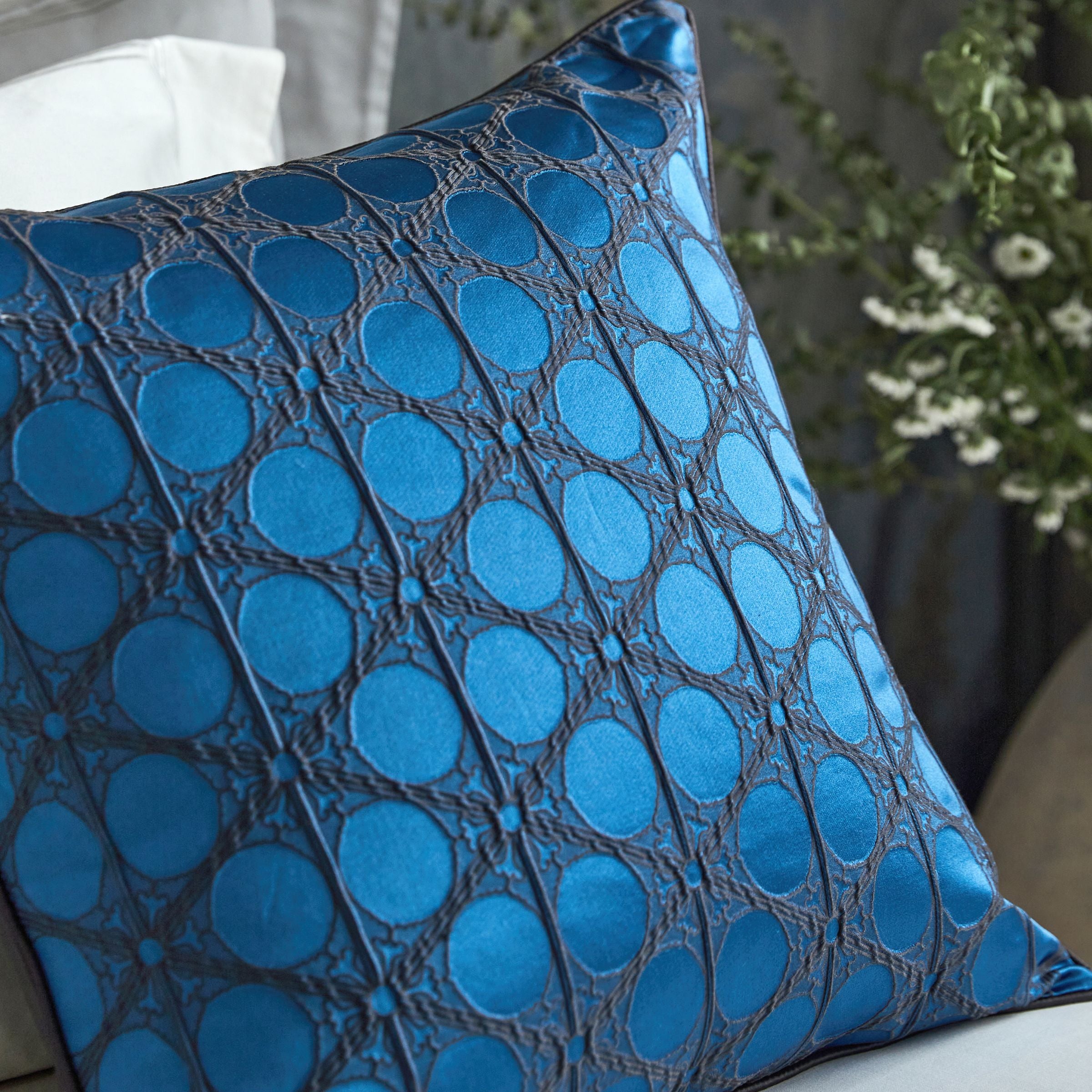 45*45 Zereda Jacquard Cushion - ECC101 -  Cushions | وسادة جاكار زيريدا - ebarza Furniture UAE | Shop Modern Furniture in Abu Dhabi & Dubai - مفروشات ايبازرا في الامارات | تسوق اثاث عصري وديكورات مميزة في دبي وابوظبي