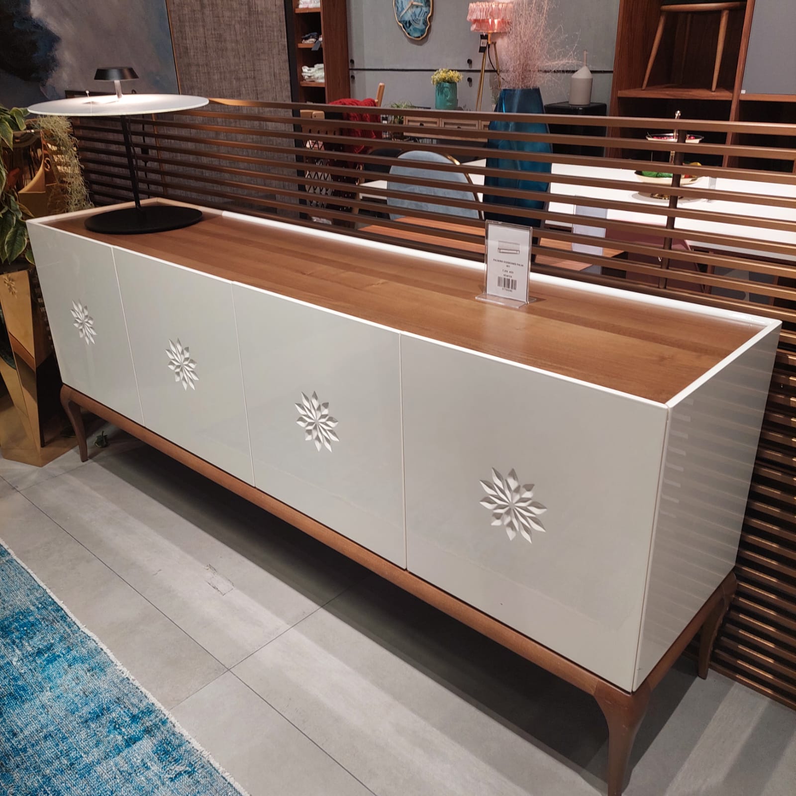 Display Item Palmira Sideboard Palm-001Nakheel -  USED ITEM | قطعة من المعرض - طاوله جانبيه بالميرا - ebarza Furniture UAE | Shop Modern Furniture in Abu Dhabi & Dubai - مفروشات ايبازرا في الامارات | تسوق اثاث عصري وديكورات مميزة في دبي وابوظبي