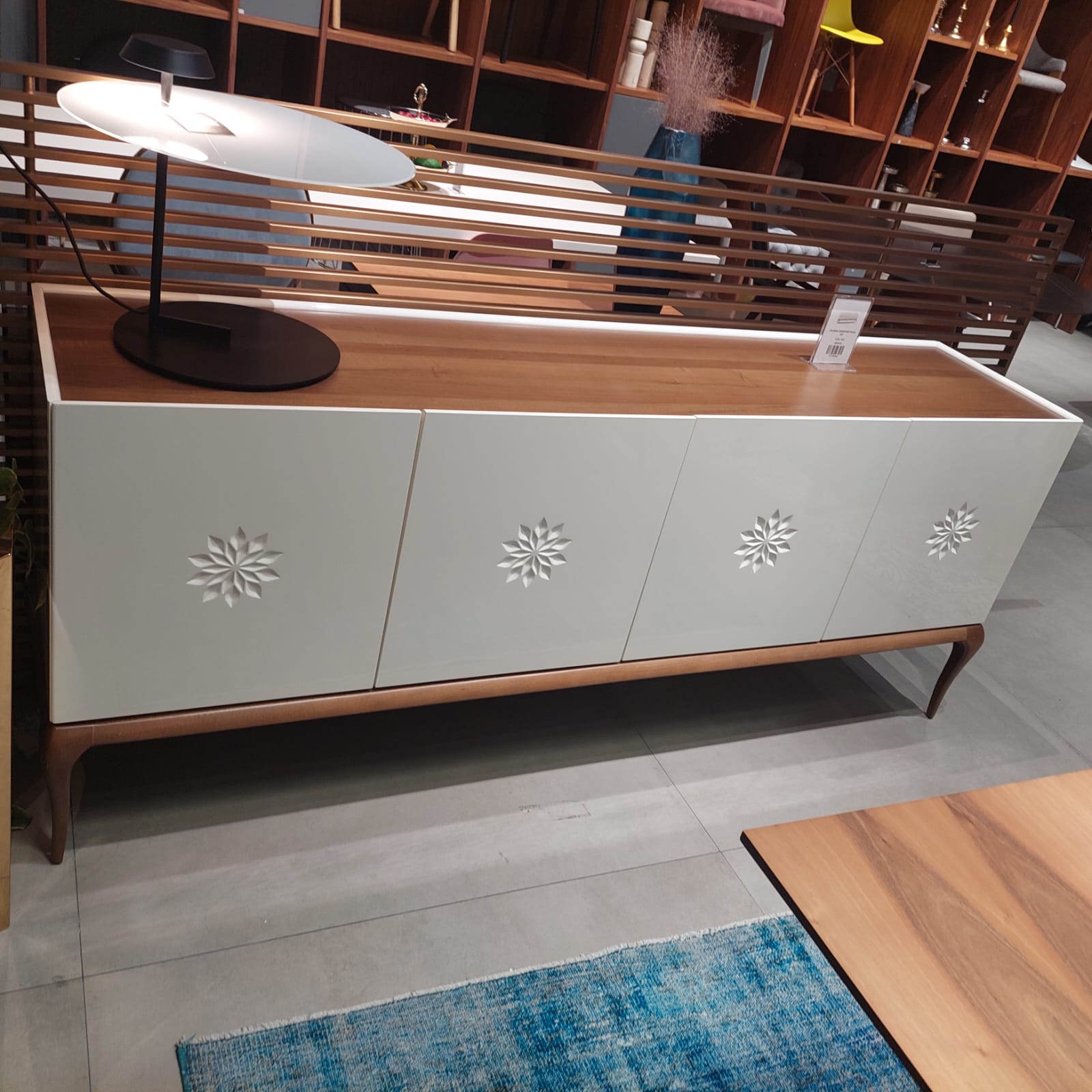 Display Item Palmira Sideboard Palm-001Nakheel -  USED ITEM | قطعة من المعرض - طاوله جانبيه بالميرا - ebarza Furniture UAE | Shop Modern Furniture in Abu Dhabi & Dubai - مفروشات ايبازرا في الامارات | تسوق اثاث عصري وديكورات مميزة في دبي وابوظبي