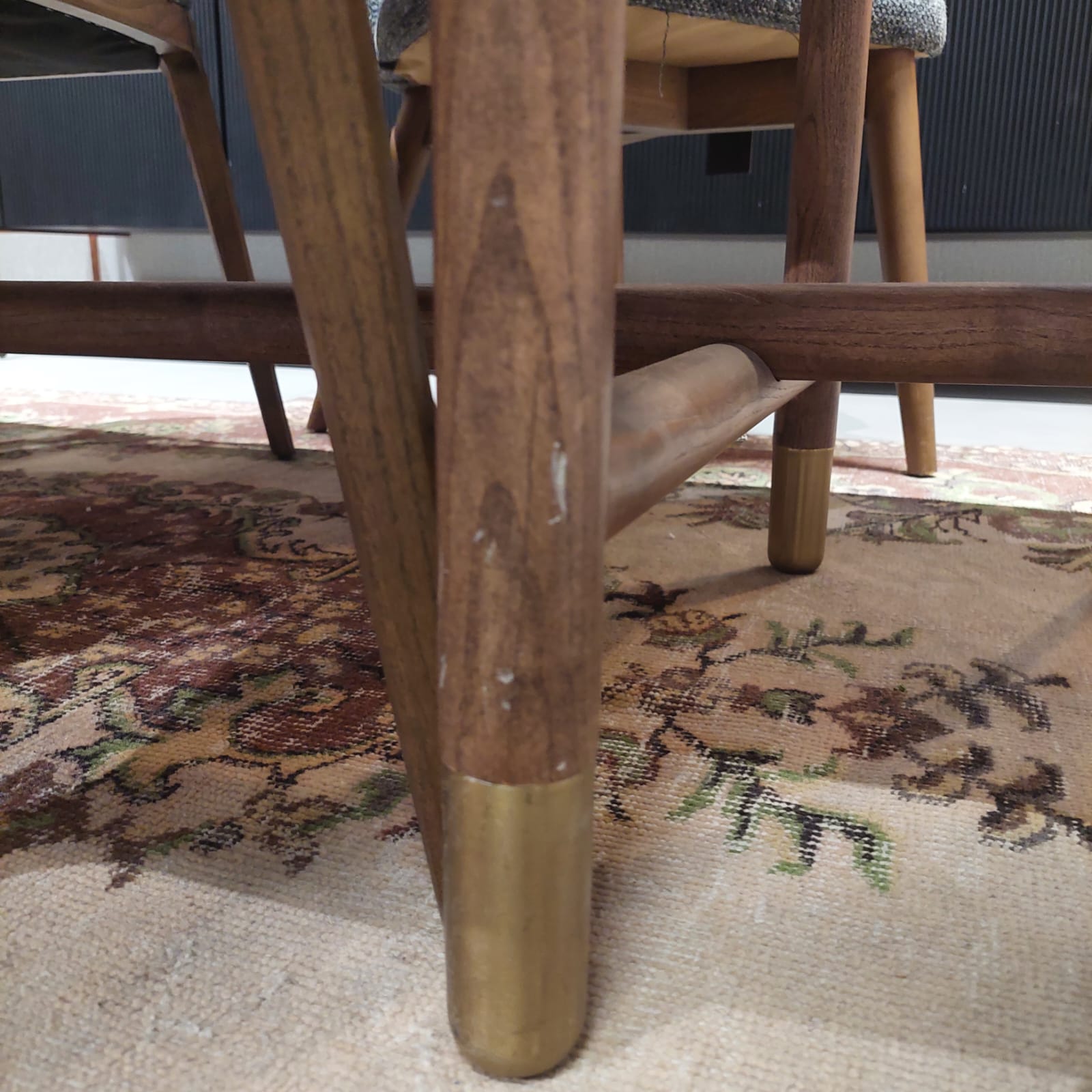 Display Item Pietra Dining Table Pietradining-Nakheel -  USED ITEM | قطعة من المعرض - طاولة طعام بيترا - ebarza Furniture UAE | Shop Modern Furniture in Abu Dhabi & Dubai - مفروشات ايبازرا في الامارات | تسوق اثاث عصري وديكورات مميزة في دبي وابوظبي